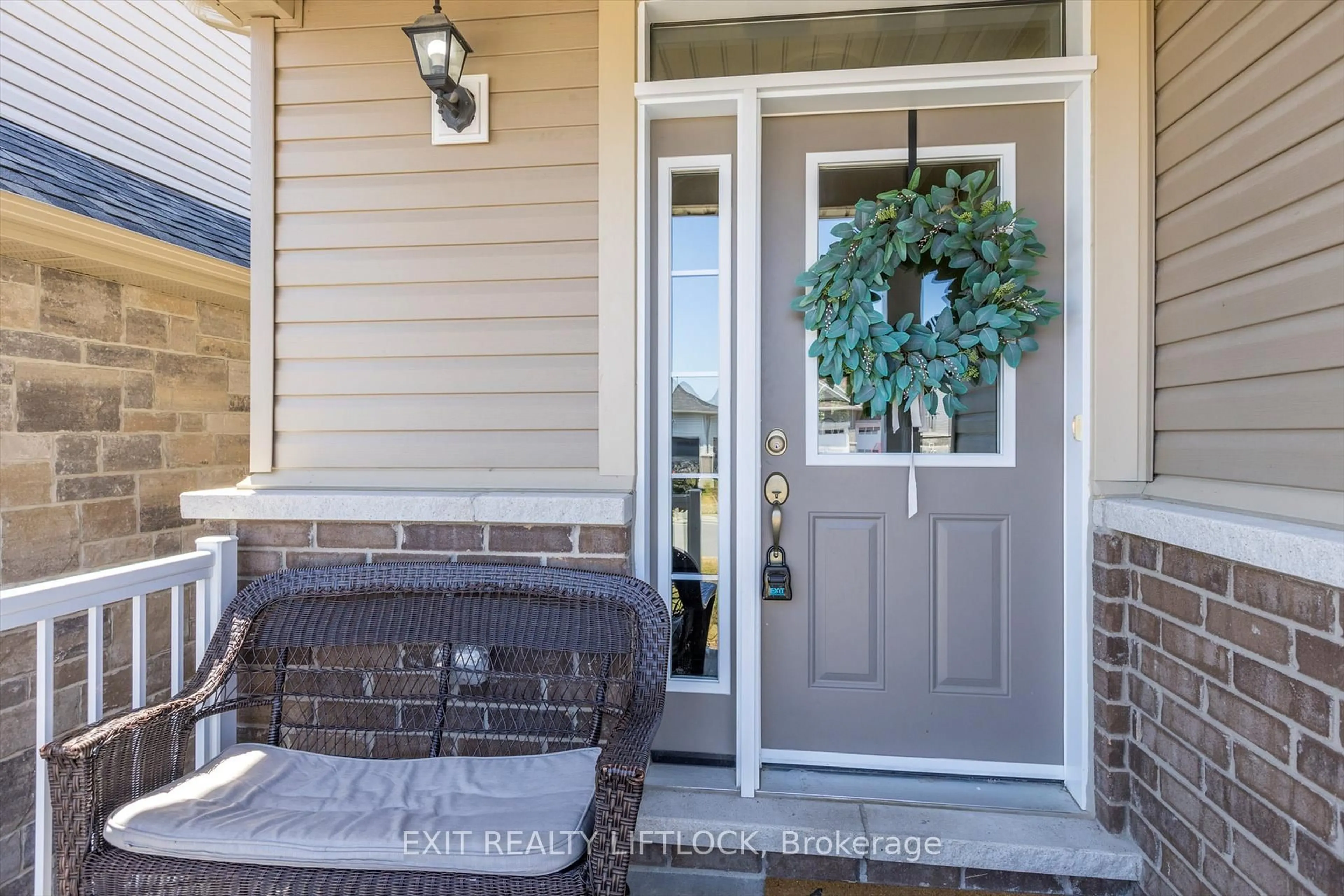Indoor entryway for 10 Veterans Rd, Otonabee-South Monaghan Ontario K9J 0K1