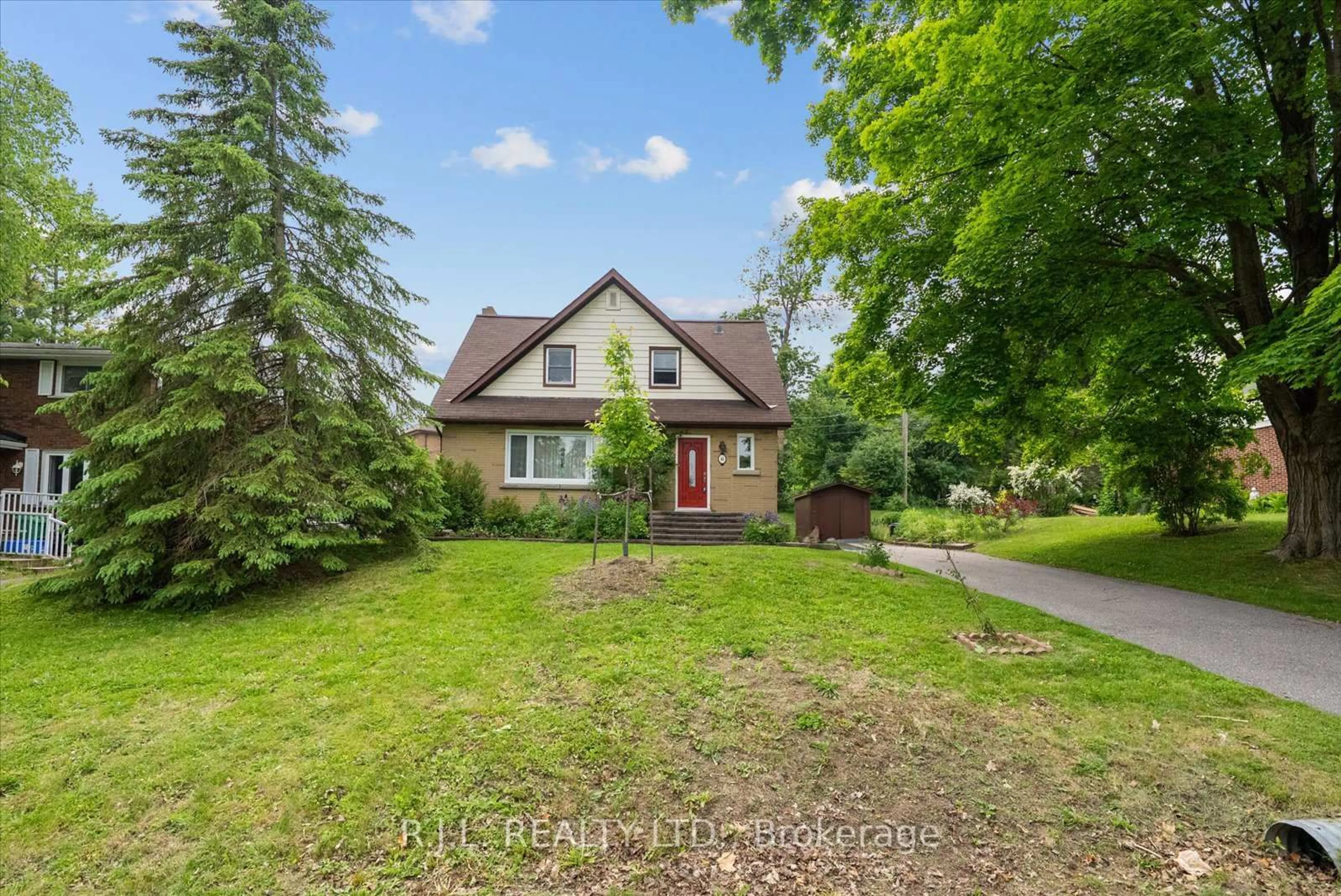A pic from outside/outdoor area/front of a property/back of a property/a pic from drone, street for 83 Greenhill Dr, Peterborough West Ontario K9J 6E2