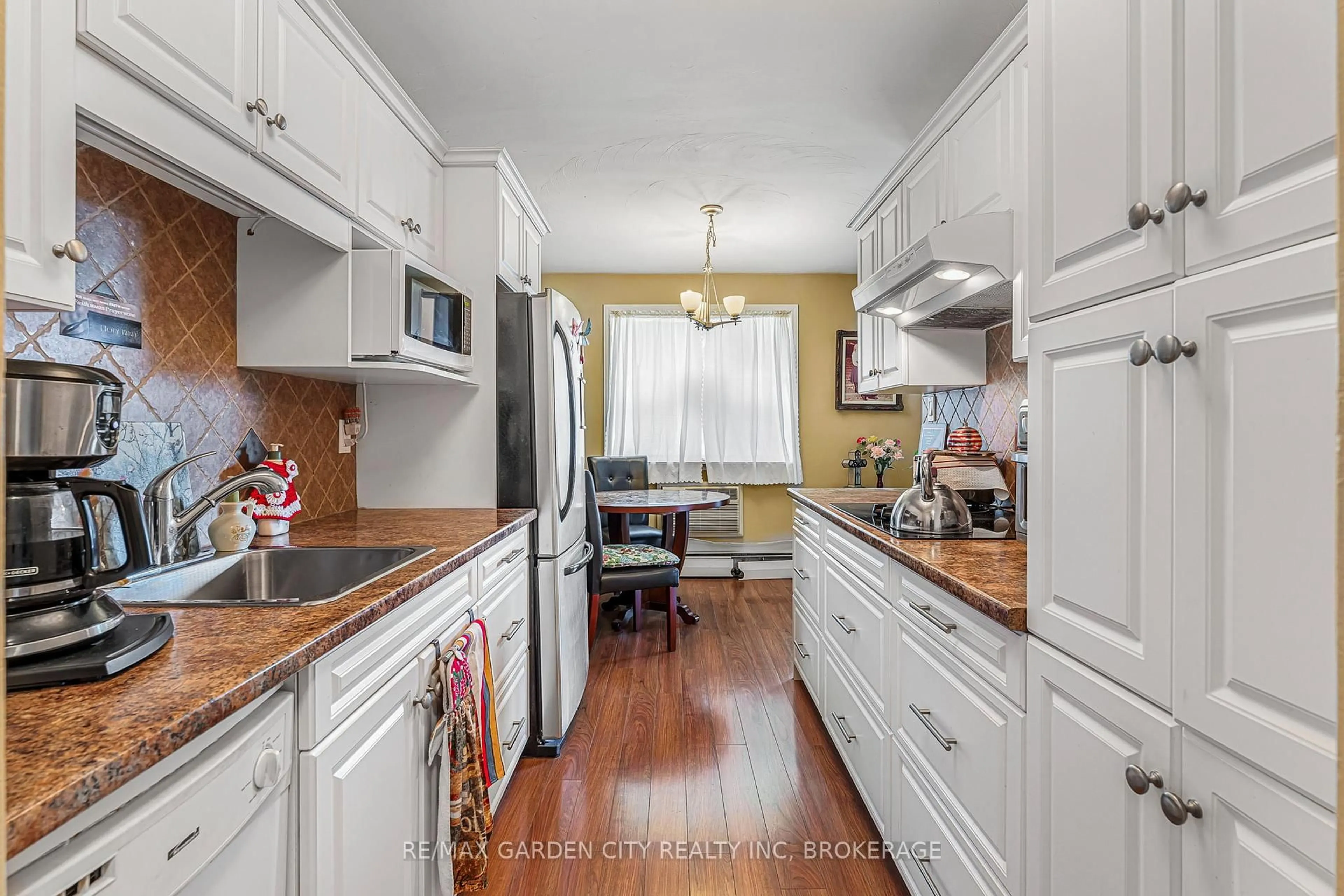 Standard kitchen, unknown for 485 Thorold Rd #301, Welland Ontario L3C 3X1