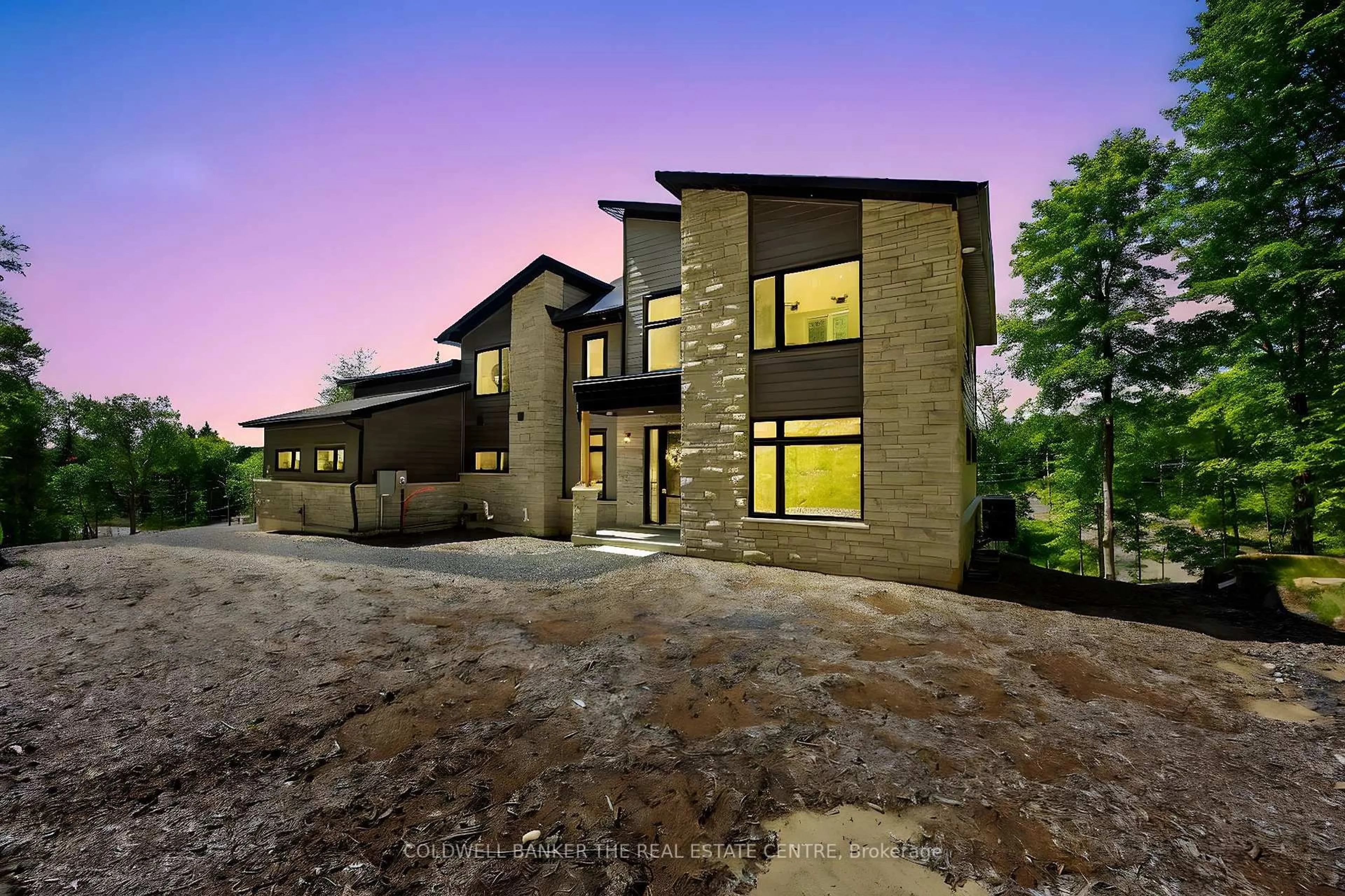 Home with brick exterior material, building for 1008 Kingsridge Crt, Lake of Bays Ontario P1H 0K1