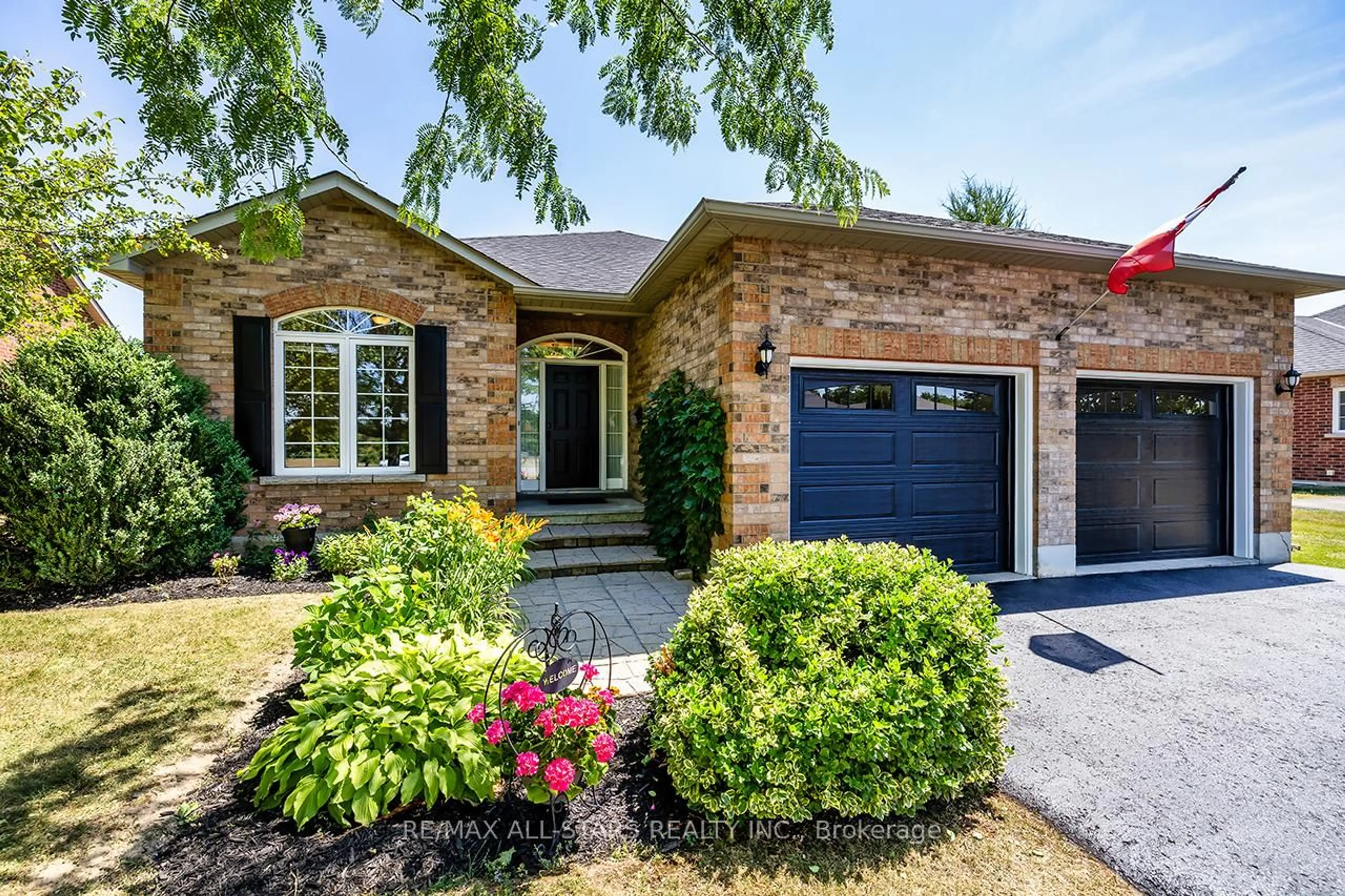 Home with brick exterior material, street for 167 Southcrest Dr, Kawartha Lakes Ontario L9L 1B6