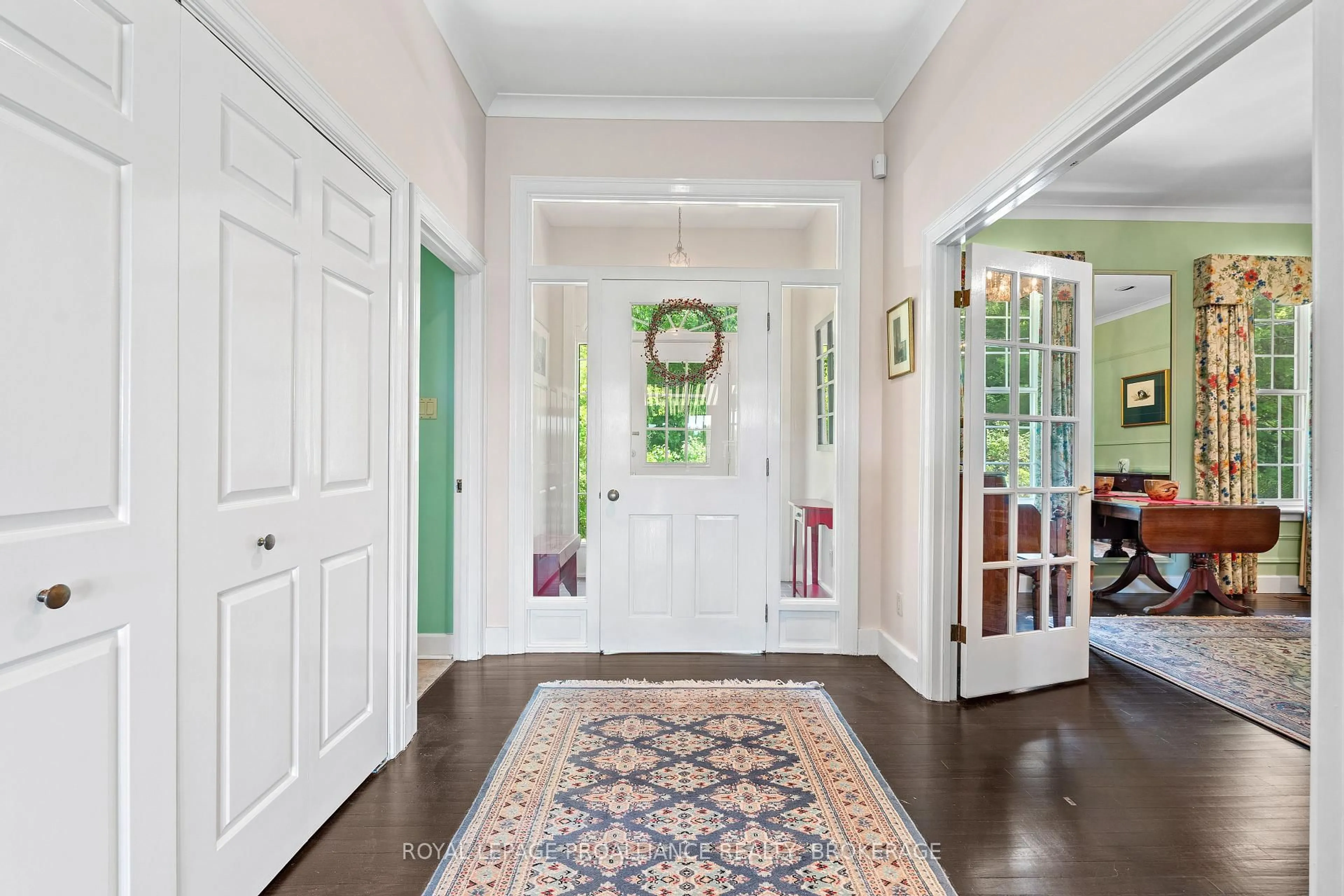 Indoor entryway for 1597 Shales Rd, Perth Road Ontario K0H 2L0