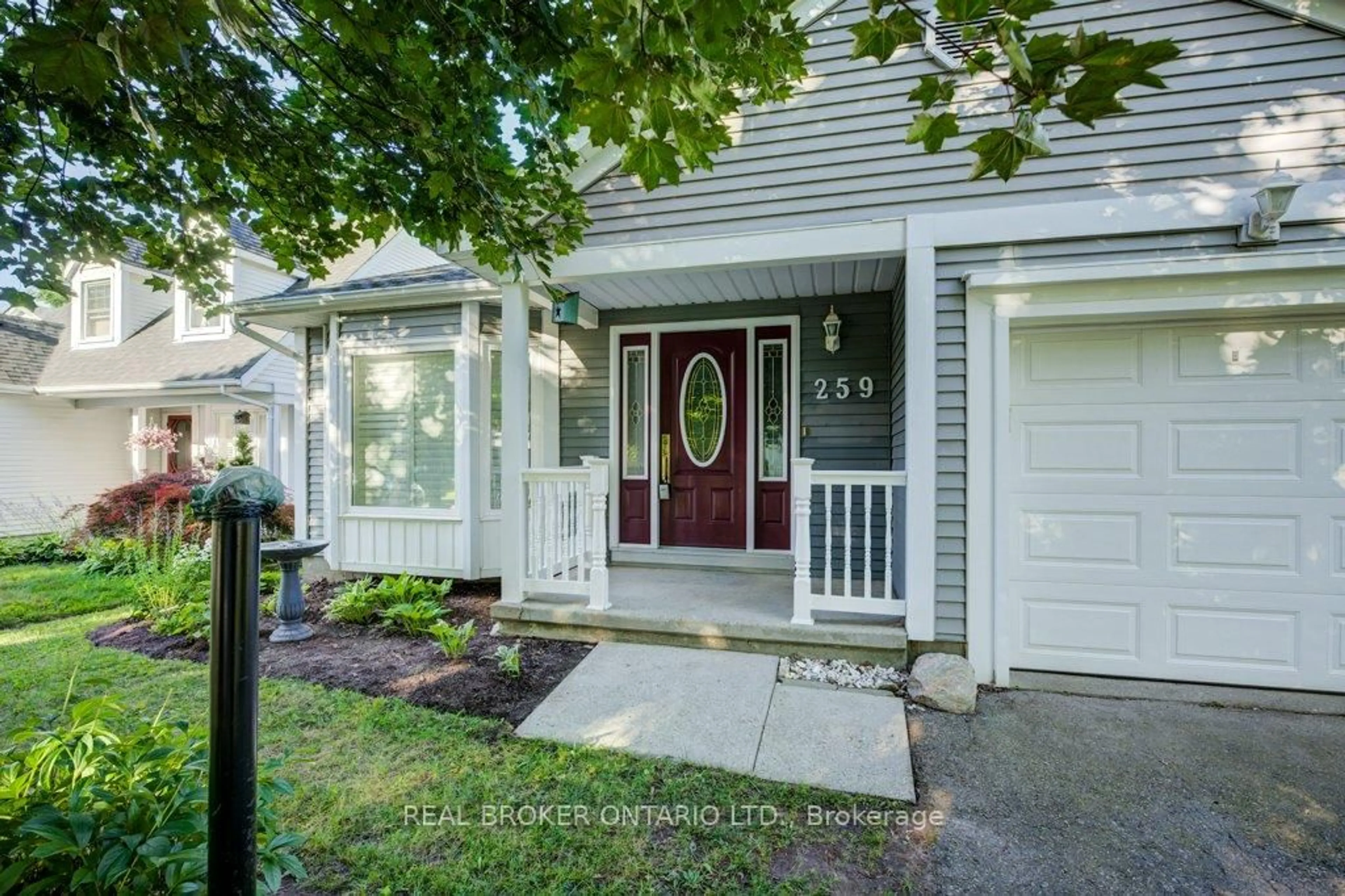 Home with vinyl exterior material, street for 259 Newport Pl, Waterloo Ontario N2T 2B4