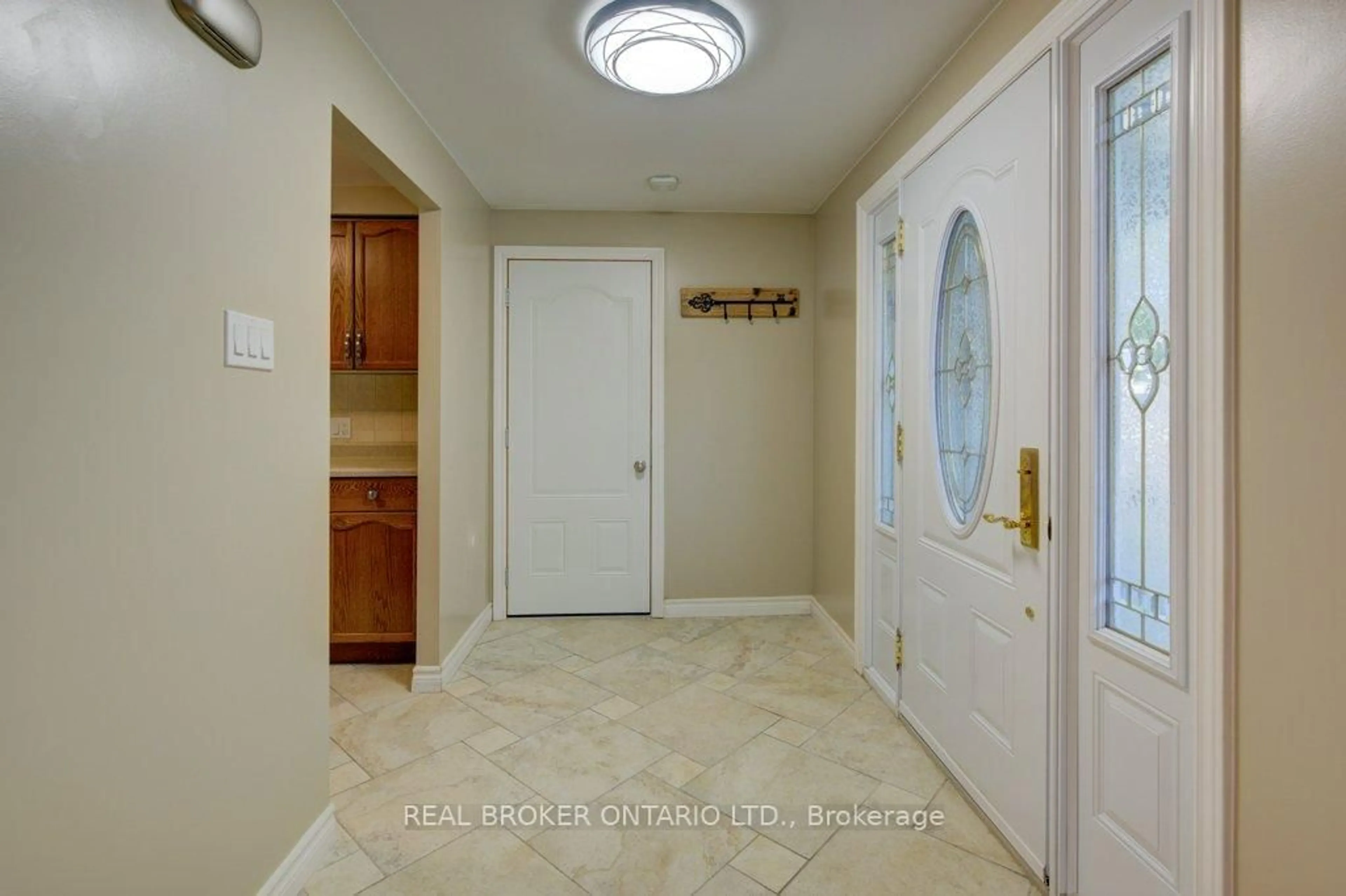Indoor entryway for 259 Newport Pl, Waterloo Ontario N2T 2B4