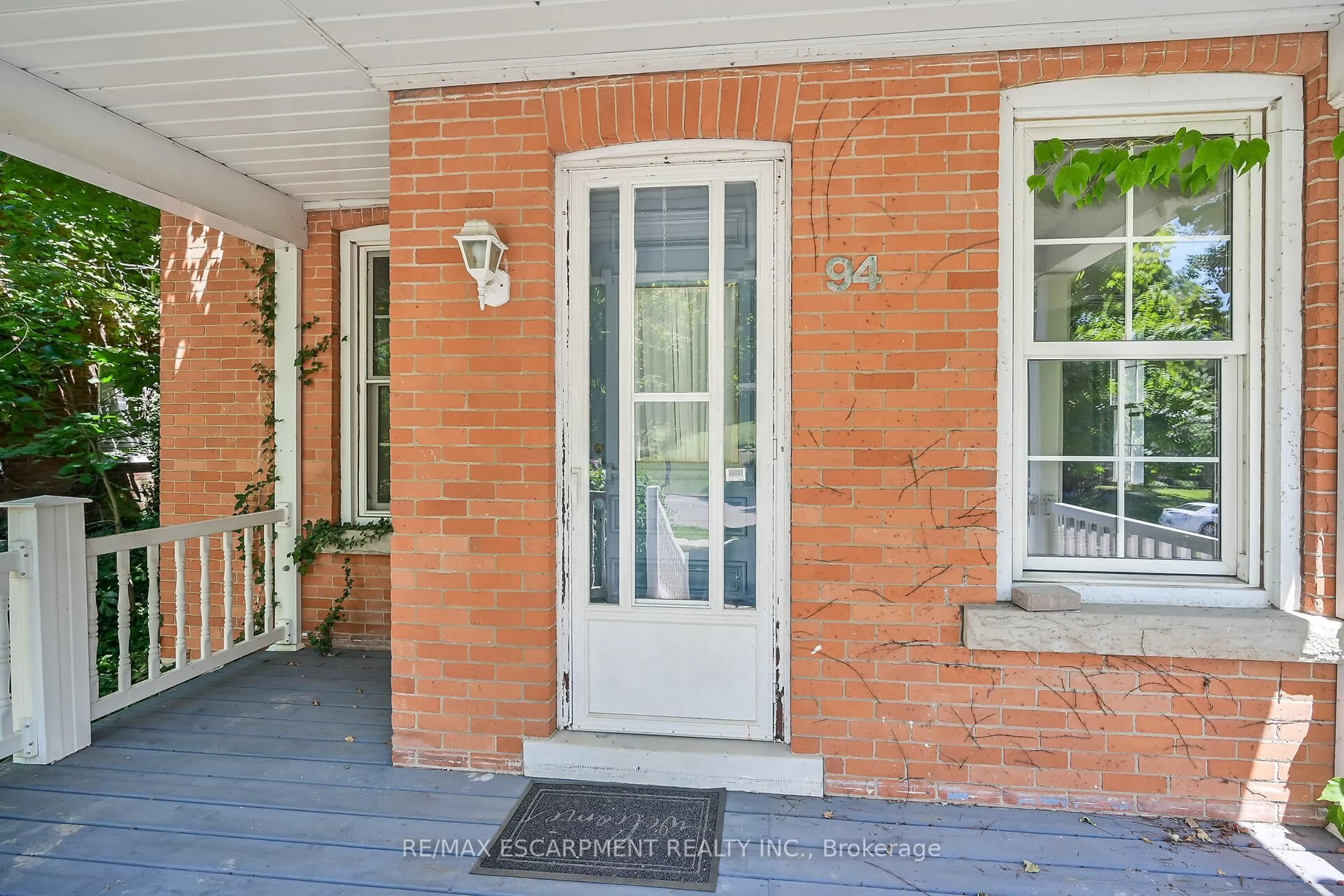 Unknown for 94 Sutherland St, Haldimand Ontario N3W 1B5