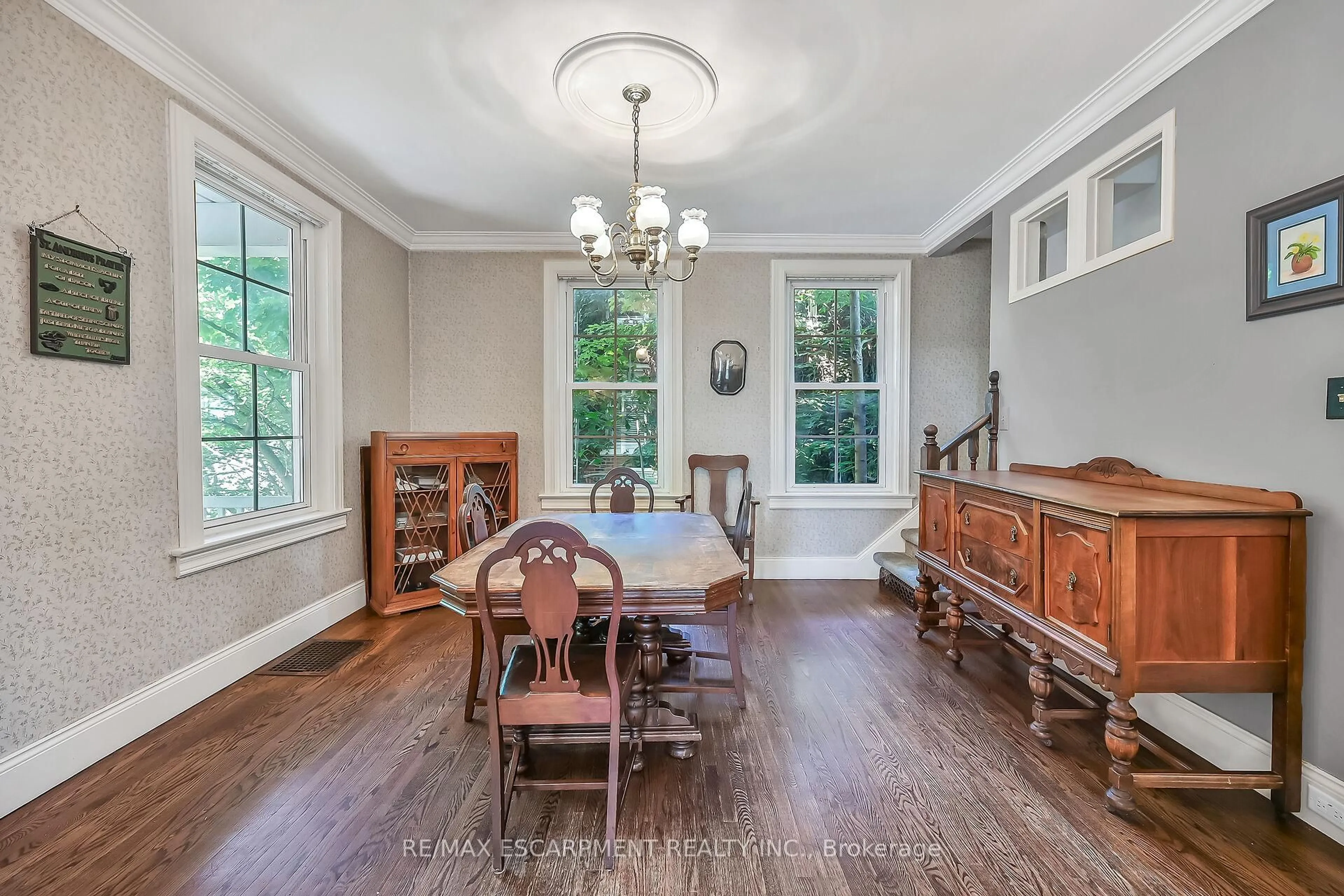 Dining room, unknown for 94 Sutherland St, Haldimand Ontario N3W 1B5