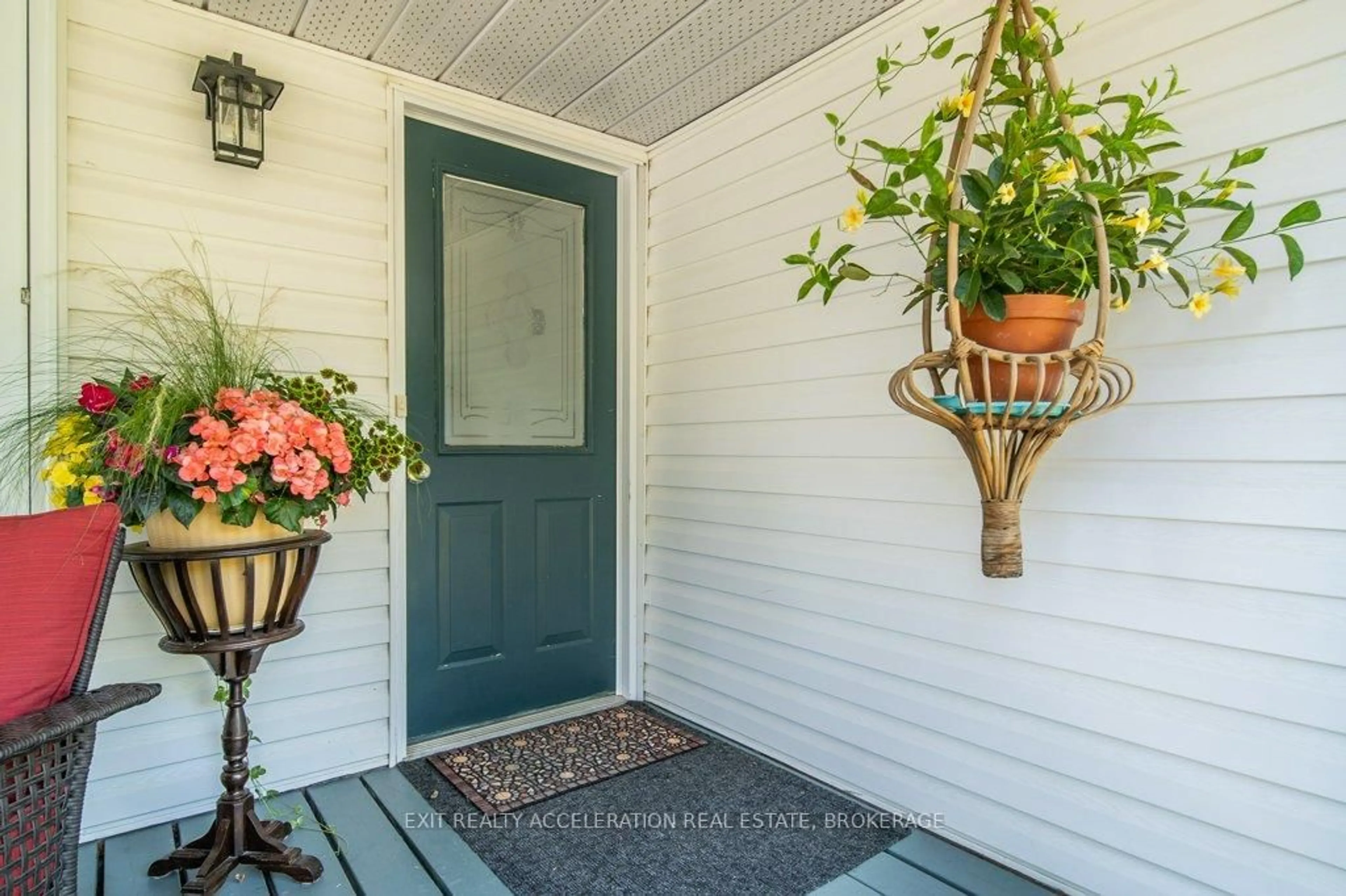Indoor entryway for 2492 County Rd 41, Greater Napanee Ontario K0K 2W0