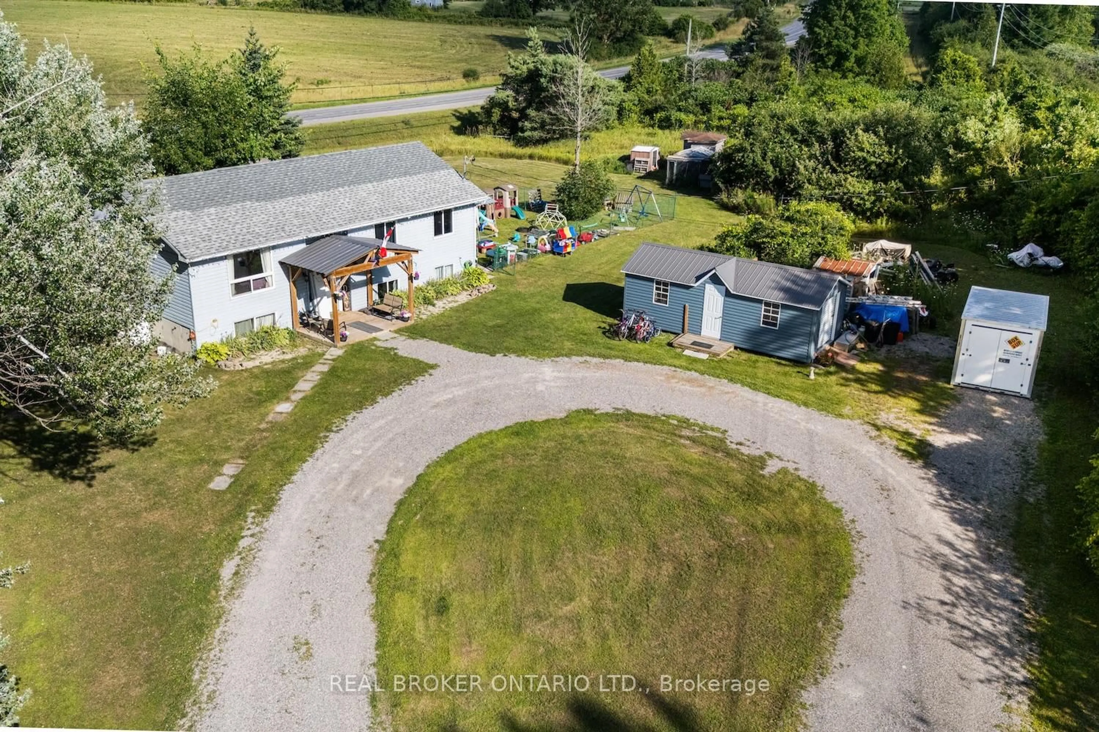 A pic from outside/outdoor area/front of a property/back of a property/a pic from drone, unknown for 637 Townline Rd, Elizabethtown-Kitley Ontario K7A 4S5