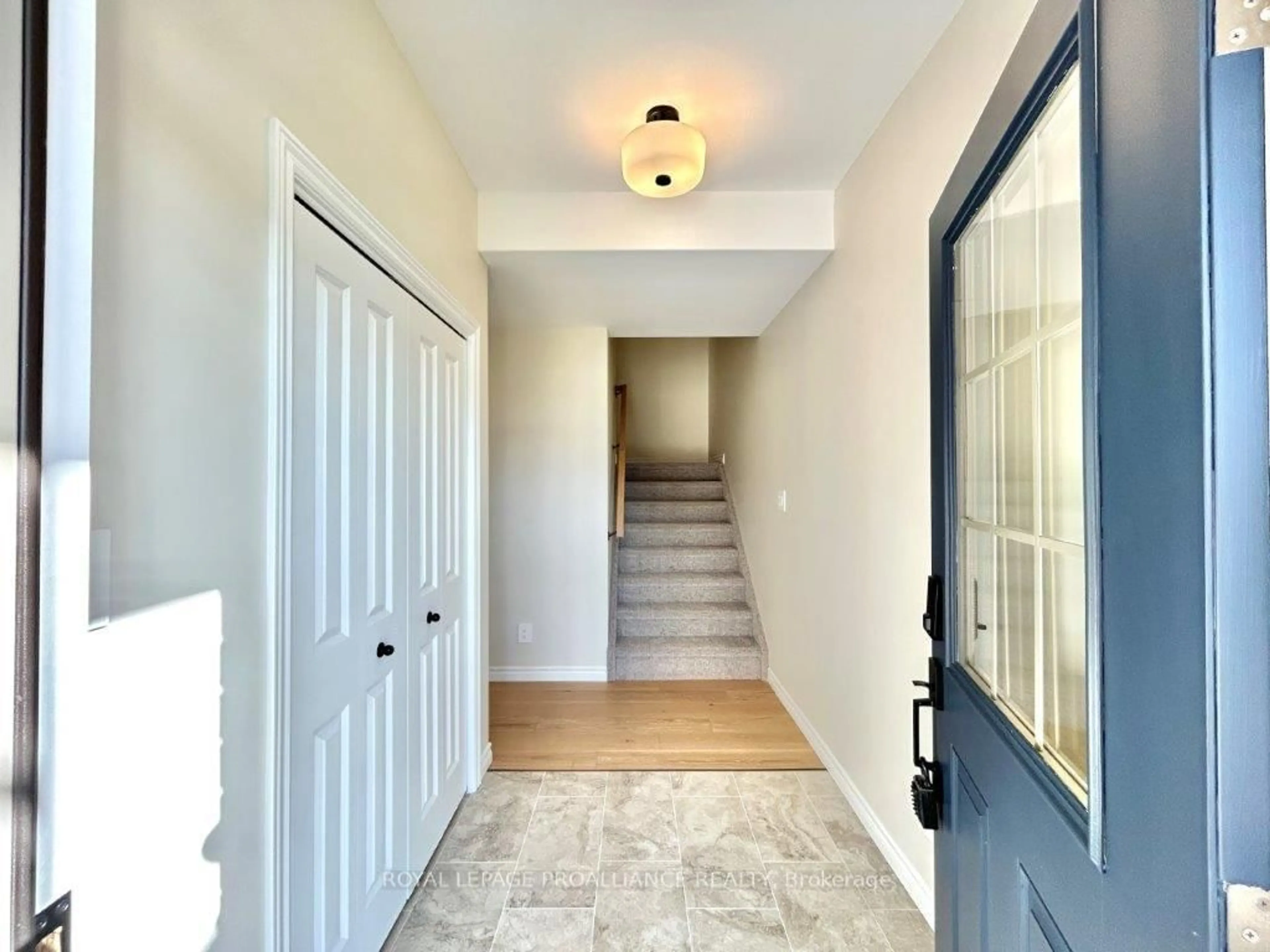 Indoor entryway for 6 Peace River St, Belleville Ontario K8N 0V4