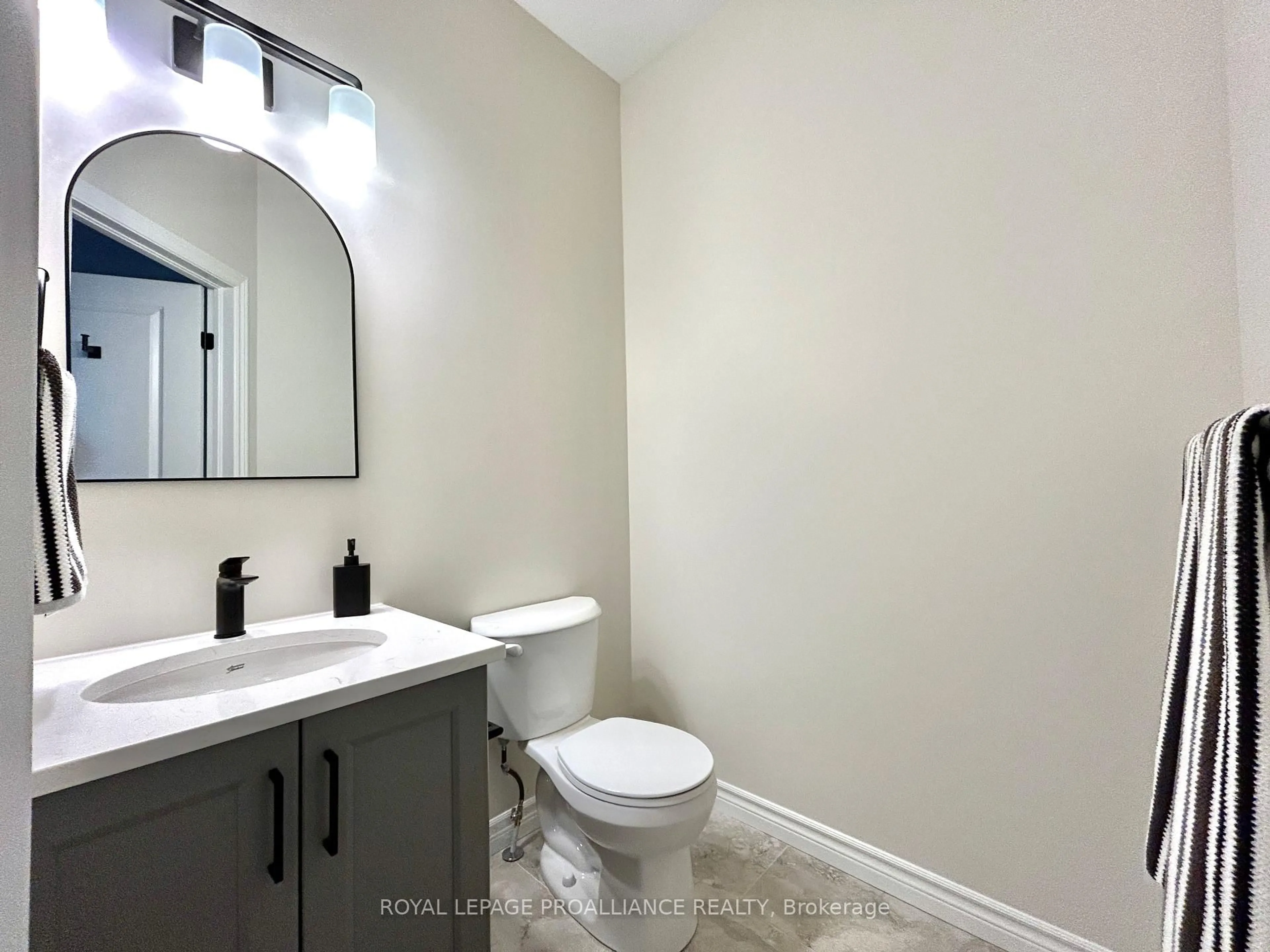 Unknown for 6 Peace River St, Belleville Ontario K8N 0V4