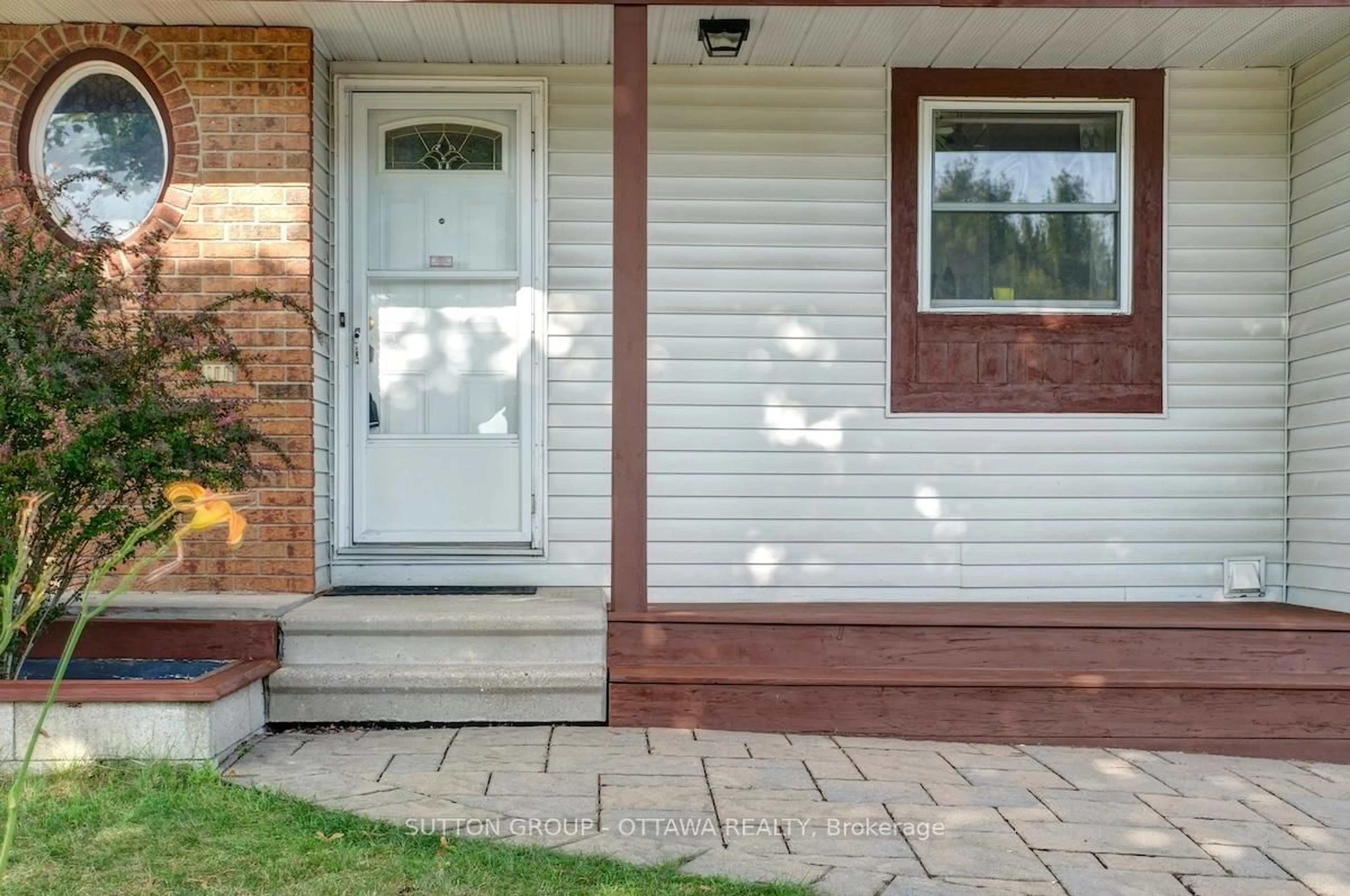 Home with vinyl exterior material, street for 1677 Bottriell Way, Orleans Ontario K4A 1W1