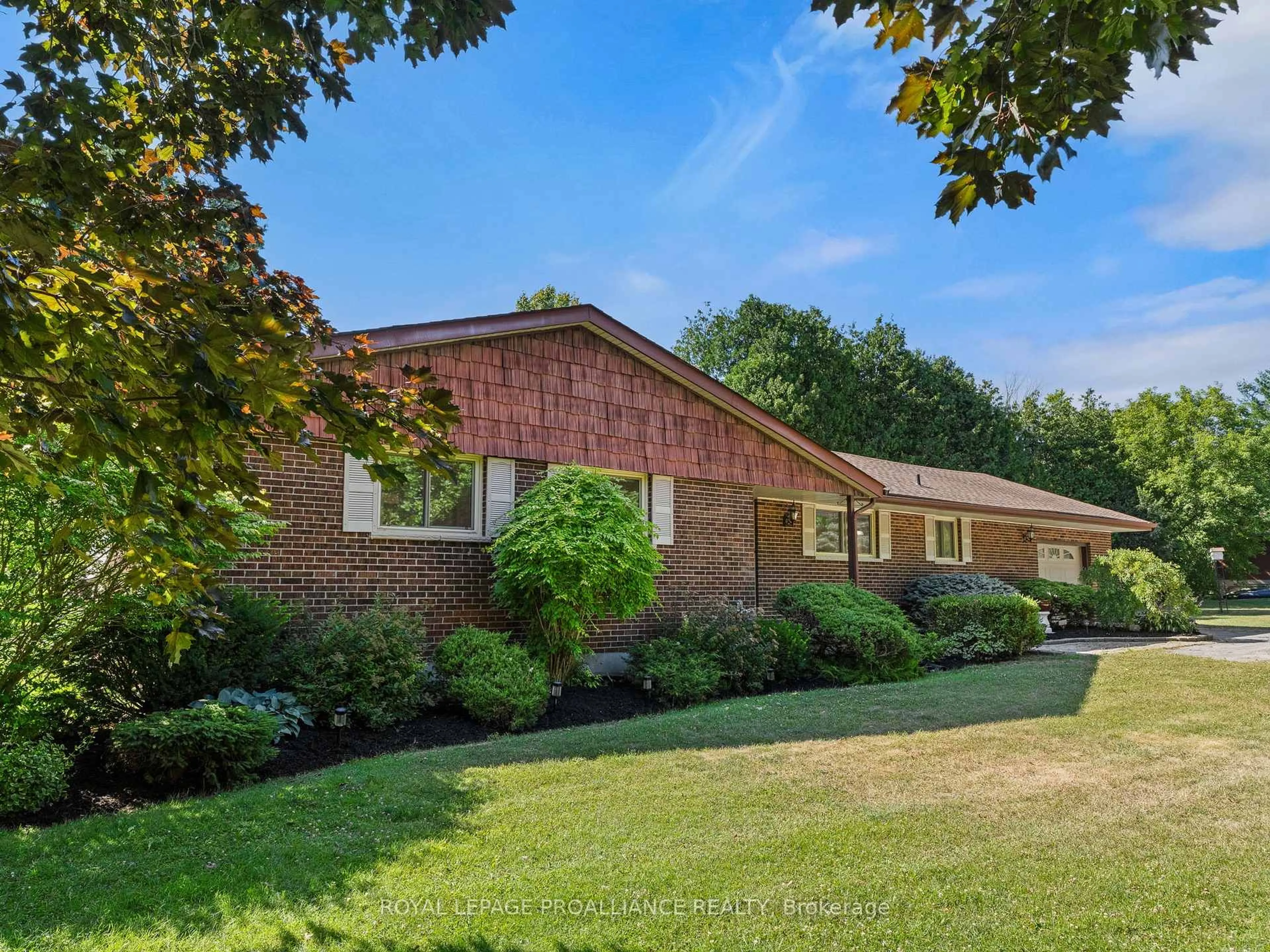 Home with brick exterior material, unknown for 3506 Kennedy Rd, Hamilton Township Ontario K9A 4J7