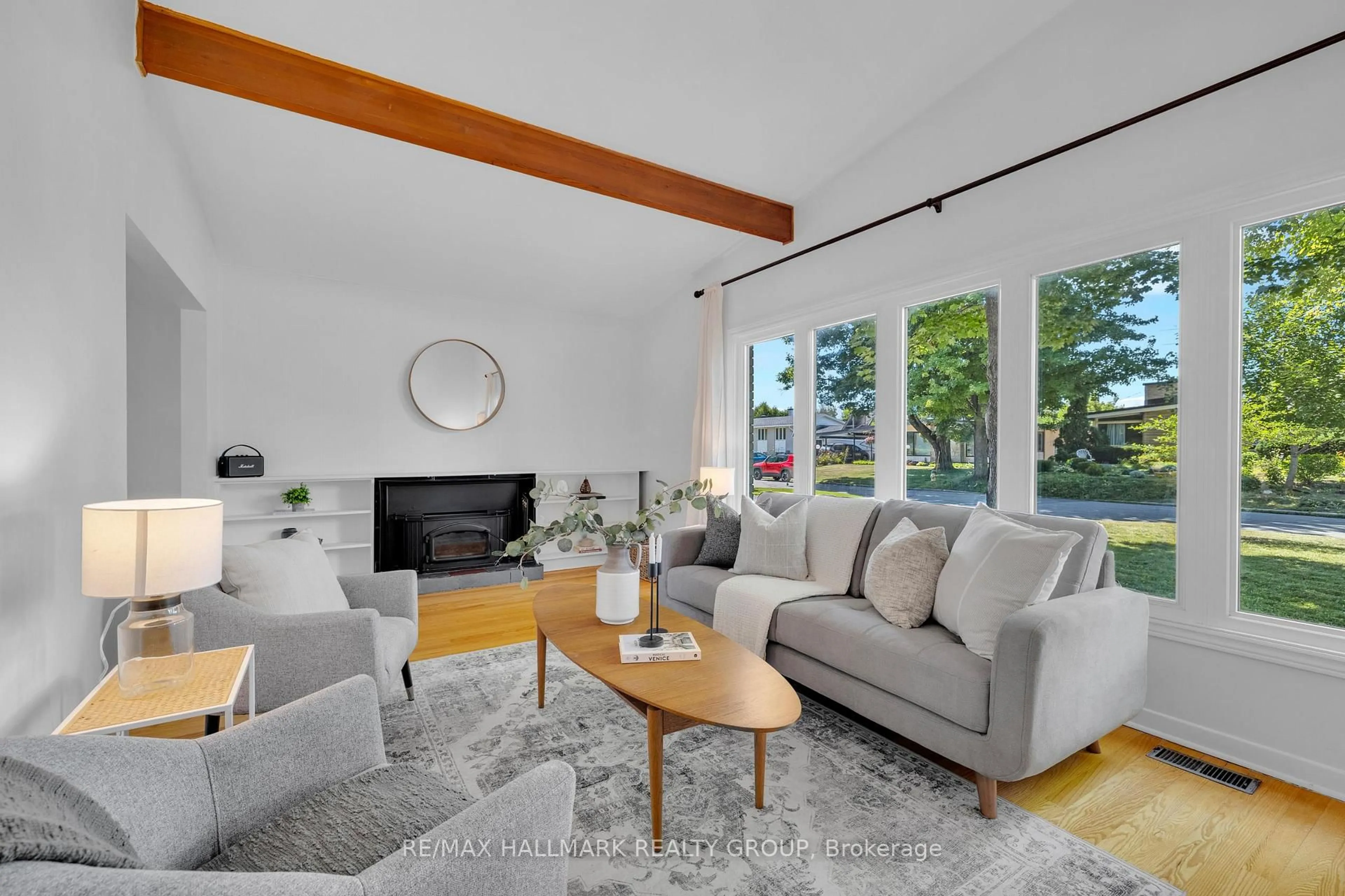 Living room with furniture, unknown for 35 Cleadon Dr, Ottawa Ontario K2H 5P4