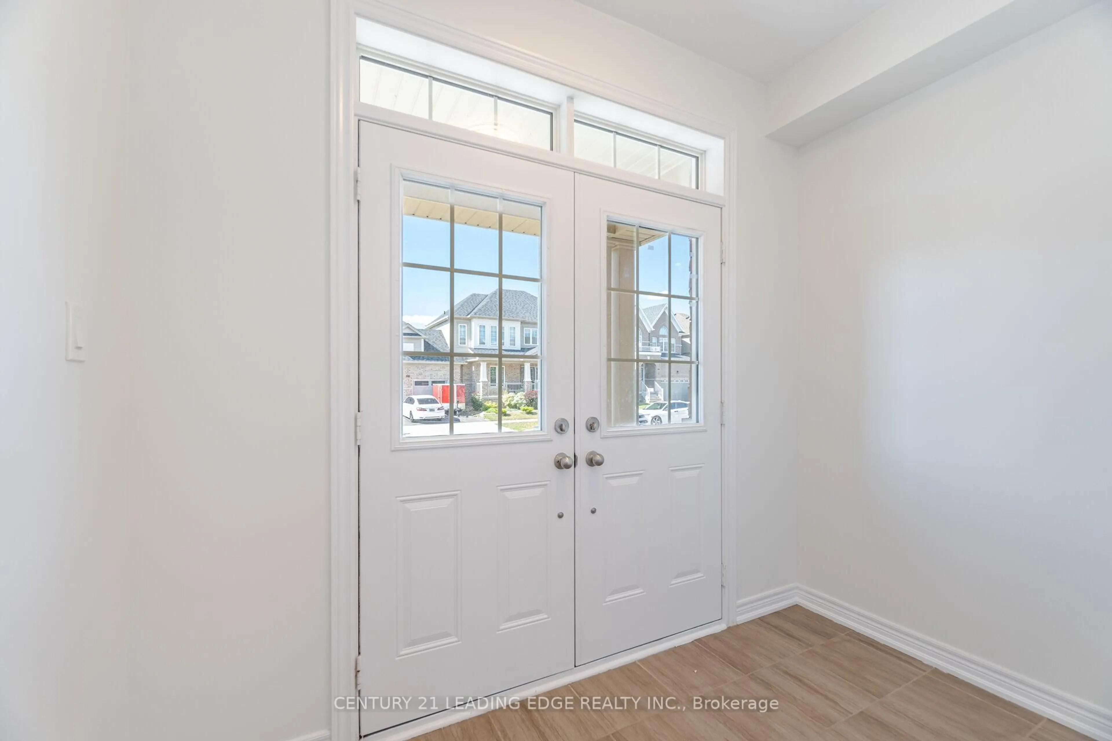 Indoor entryway for 20 Mullholland Ave, Cambridge Ontario N3H 0C3