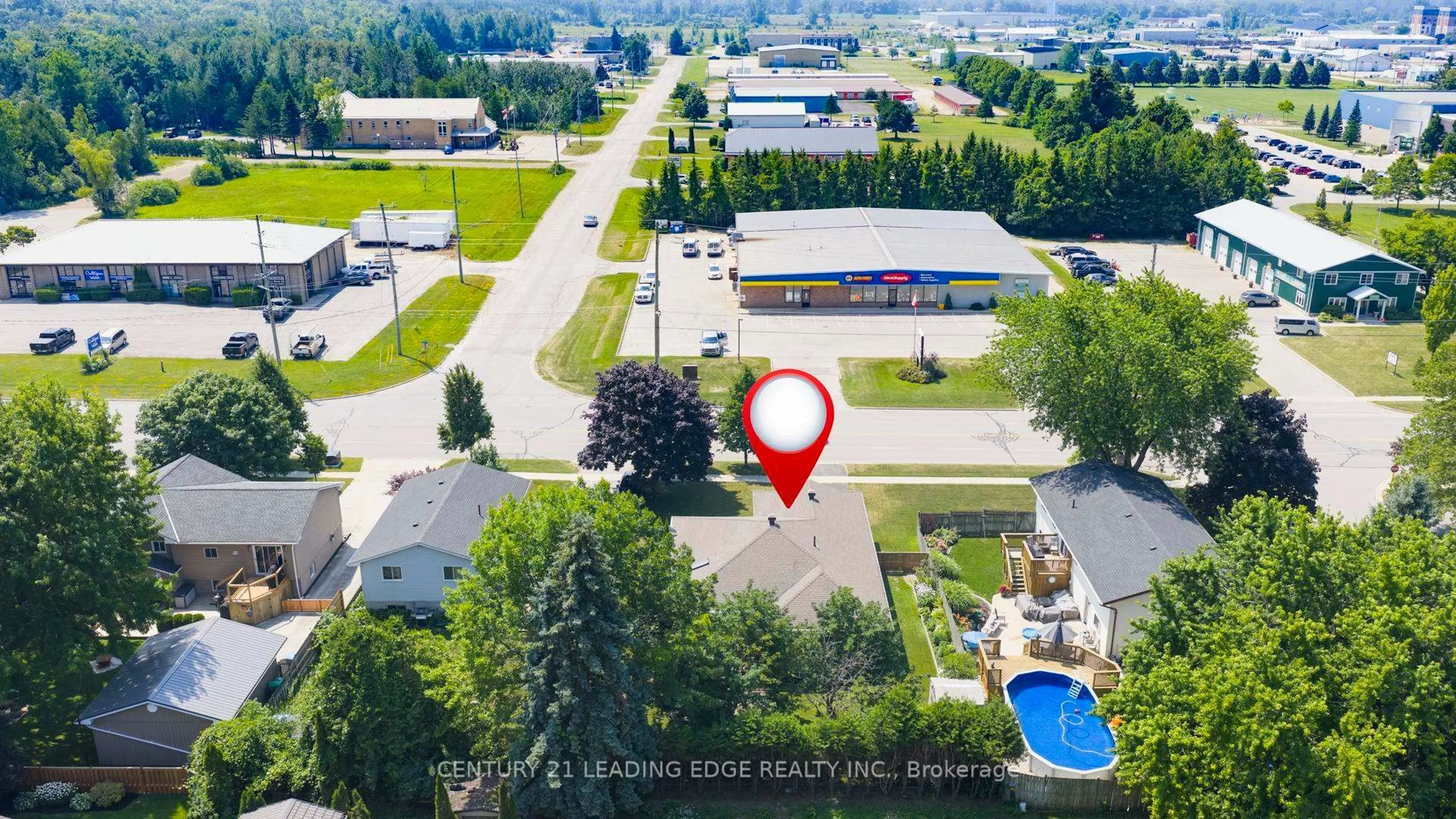 A pic from outside/outdoor area/front of a property/back of a property/a pic from drone, unknown for 221 Suncoast Dr, Goderich Ontario N7A 4H8