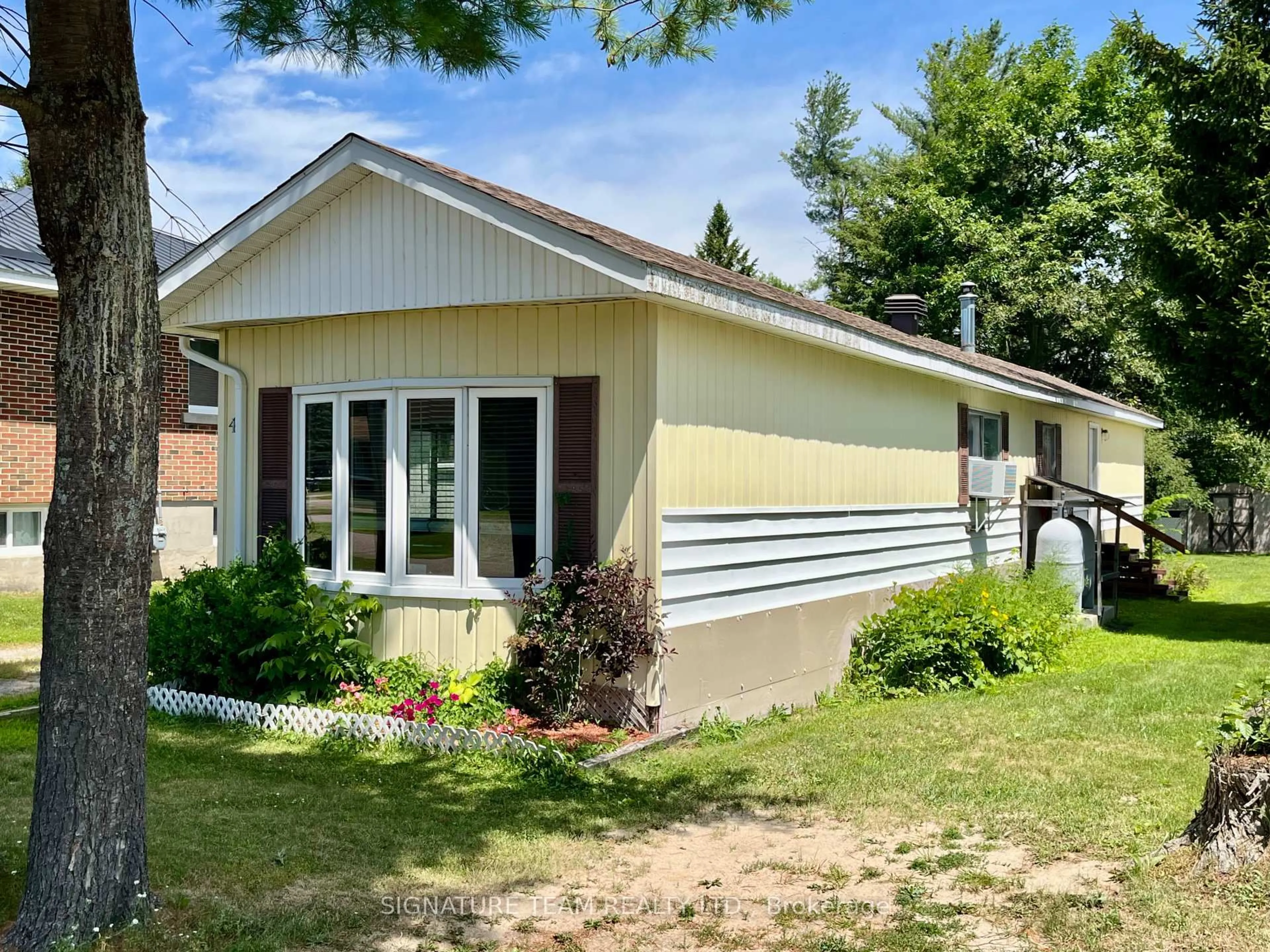 Home with vinyl exterior material, street for 4A Elliott St, Beachburg Ontario K0J 1C0