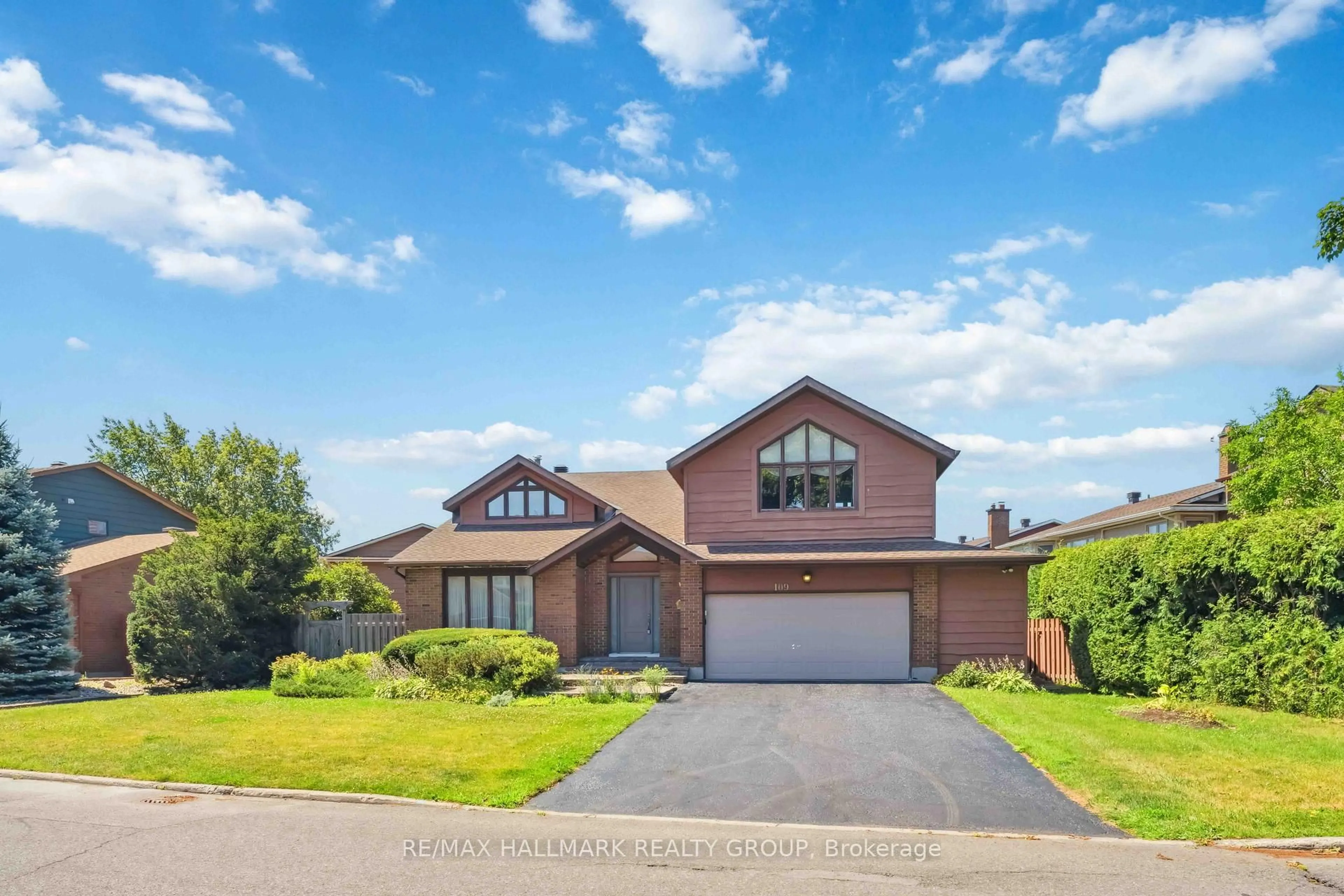 Home with brick exterior material, street for 109 Country Club Dr, Ottawa Ontario K1V 0B4