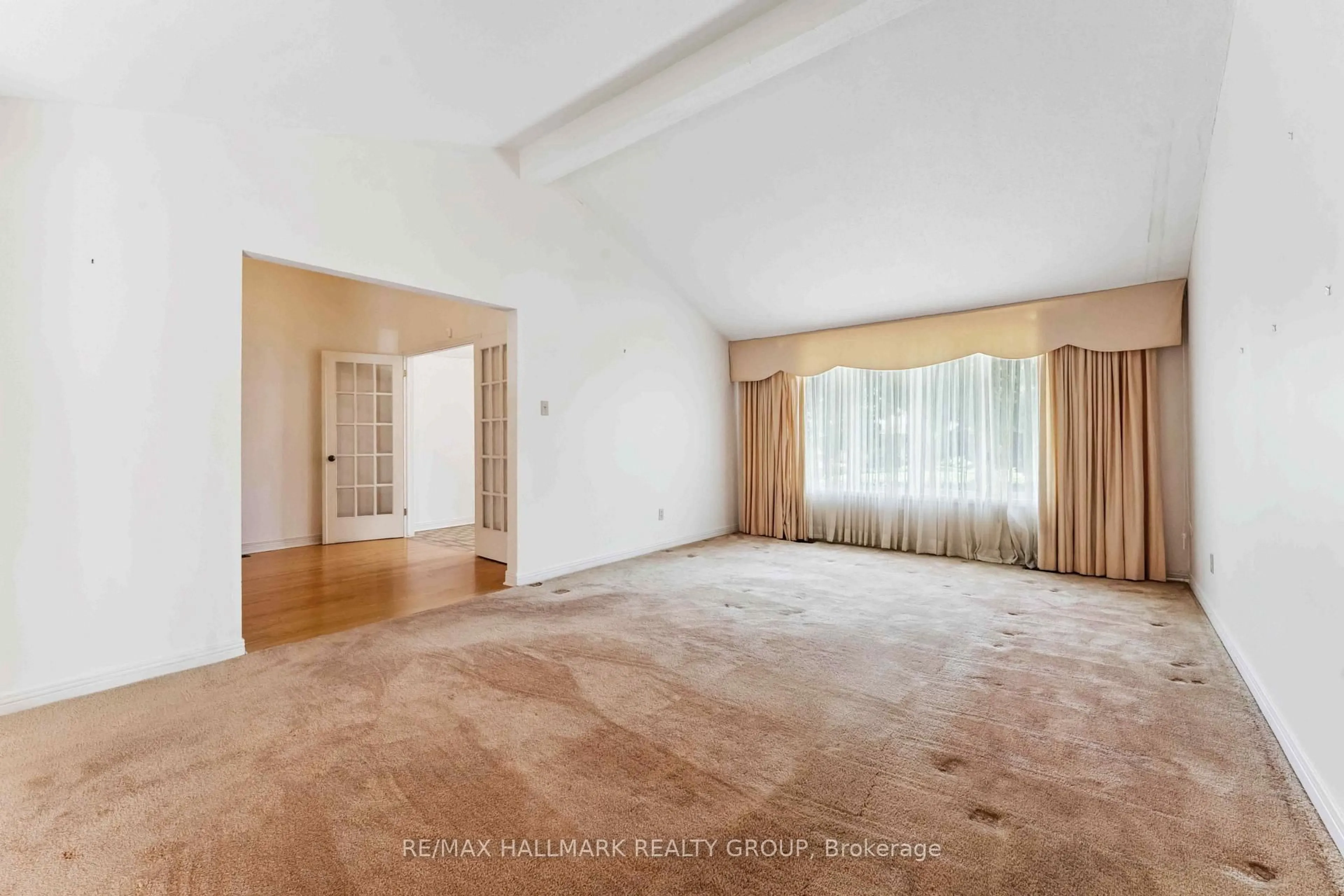 A pic of a room for 109 Country Club Dr, Ottawa Ontario K1V 0B4