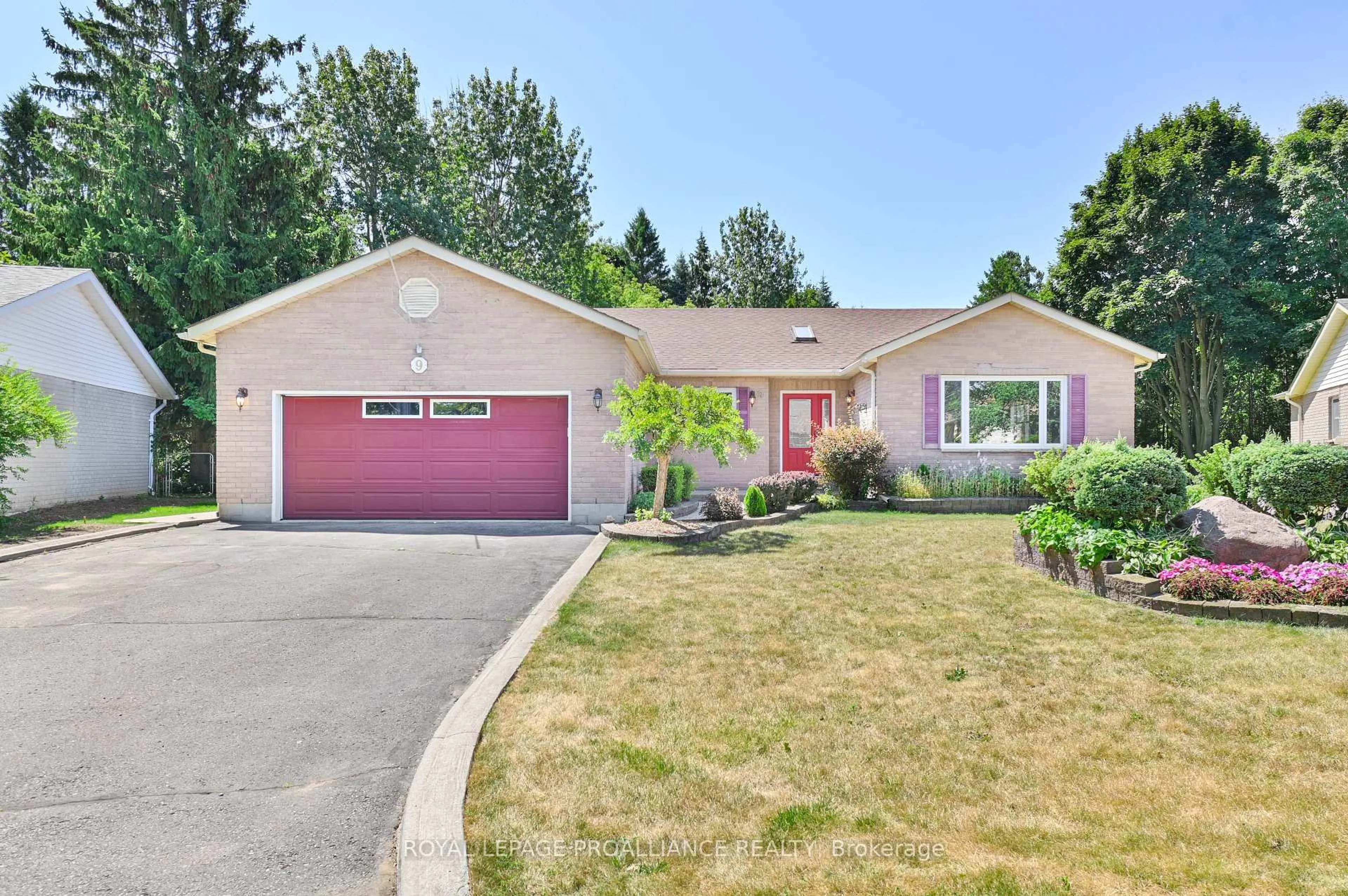Home with vinyl exterior material, street for 9 Catherine Cres, Brighton Ontario K0K 1H0