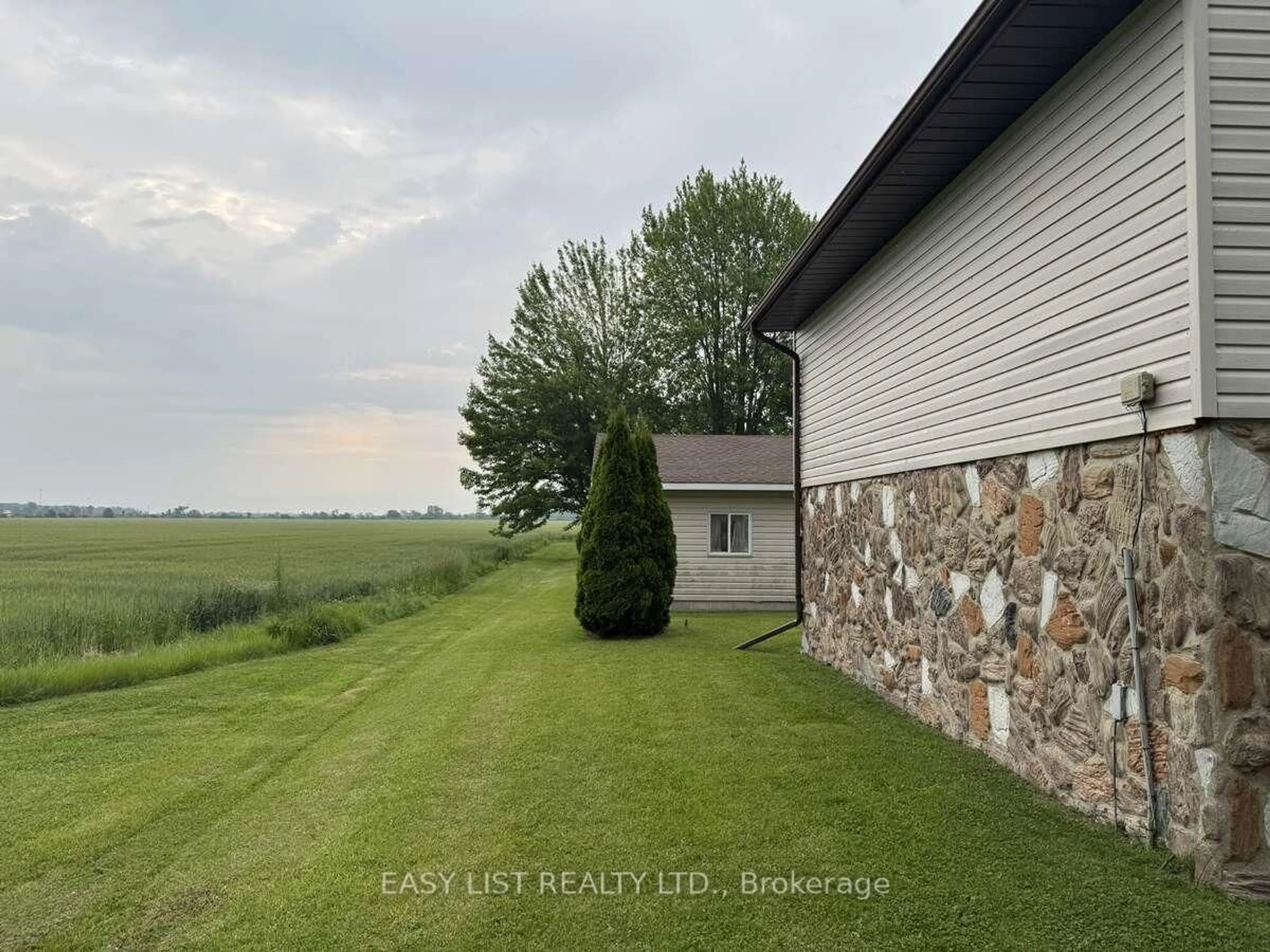 A pic from outside/outdoor area/front of a property/back of a property/a pic from drone, water/lake/river/ocean view for 3104 St Clair Pkwy, St. Clair Ontario N0P 1H0