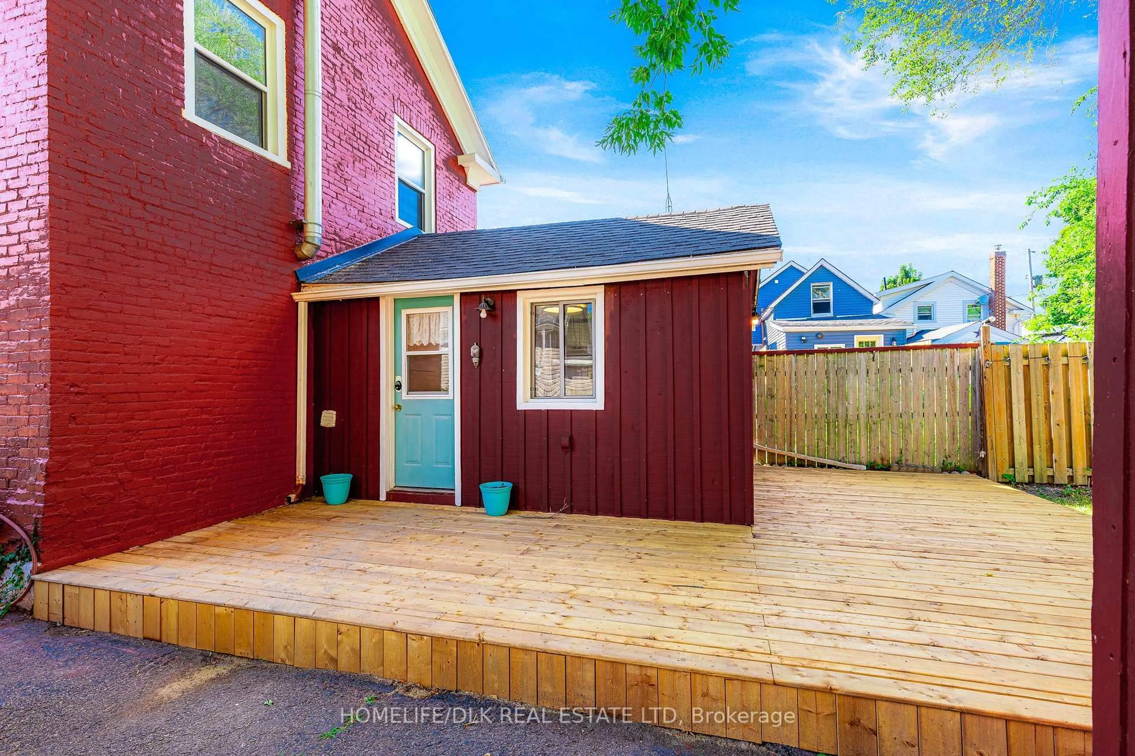 Unknown for 103 John St, Brockville Ontario K6V 5B3