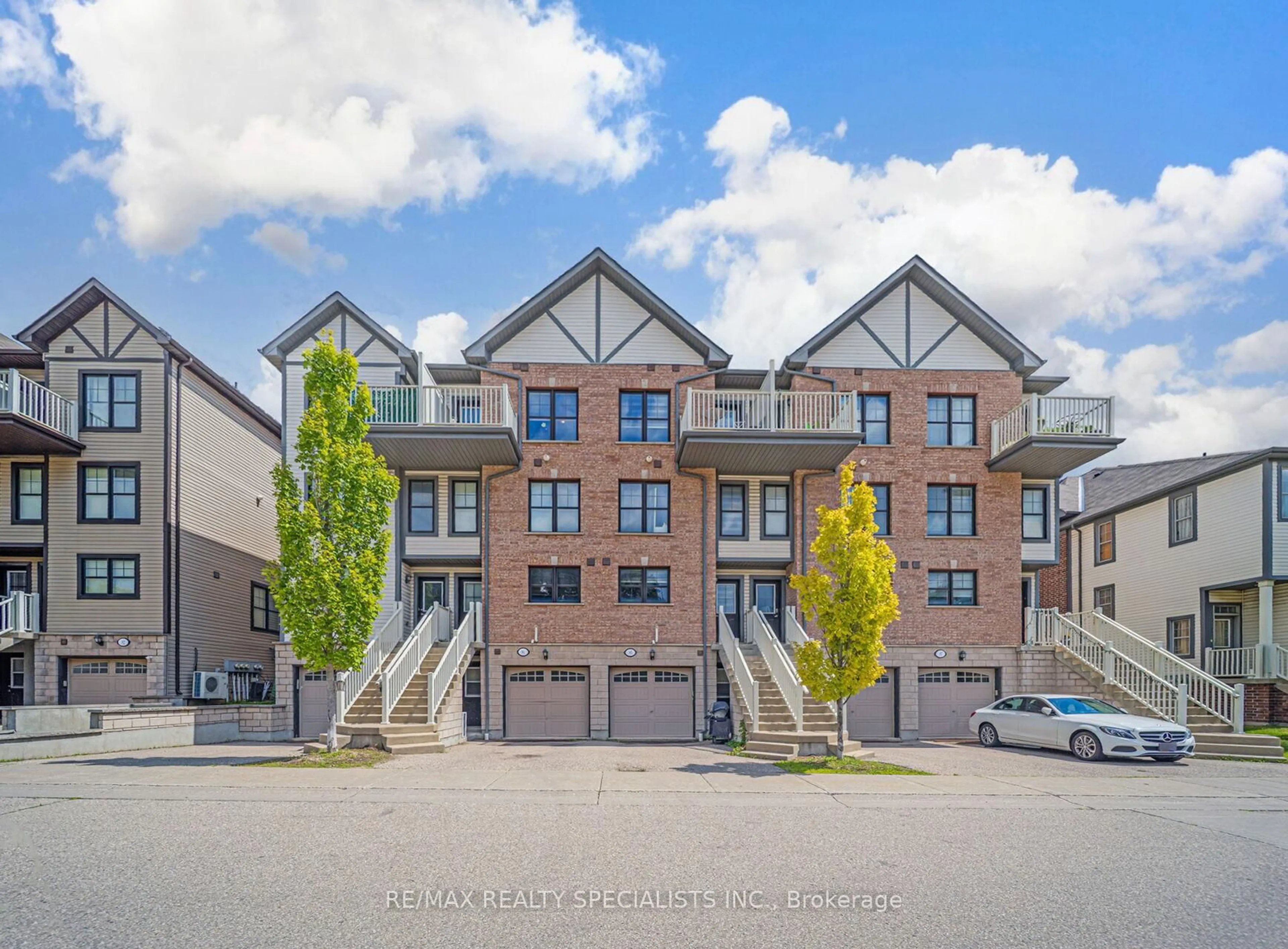 A pic from outside/outdoor area/front of a property/back of a property/a pic from drone, unknown for 701 Homer Watson Blvd #83, Waterloo Ontario N2C 0B5