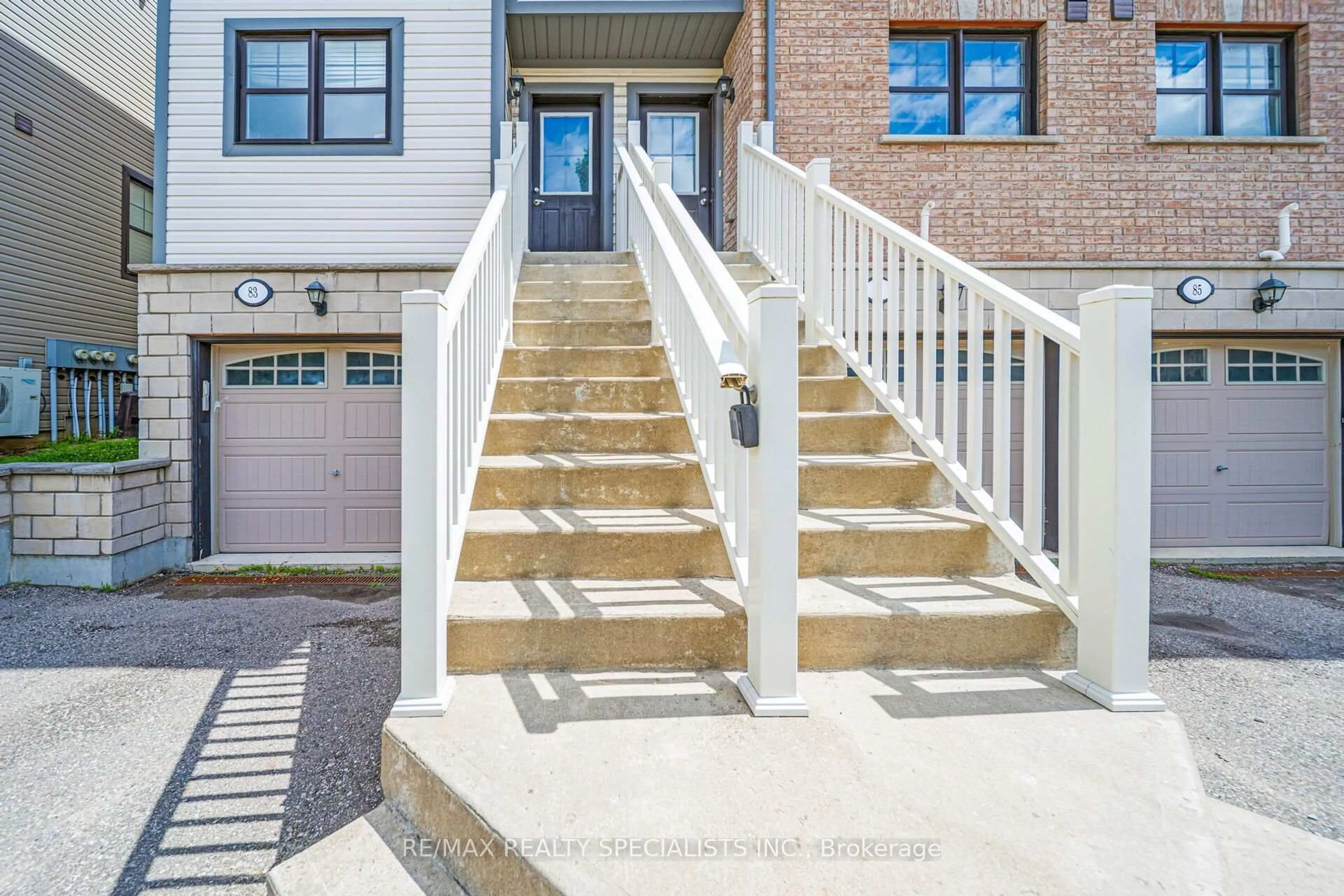 Stairs for 701 Homer Watson Blvd #83, Waterloo Ontario N2C 0B5