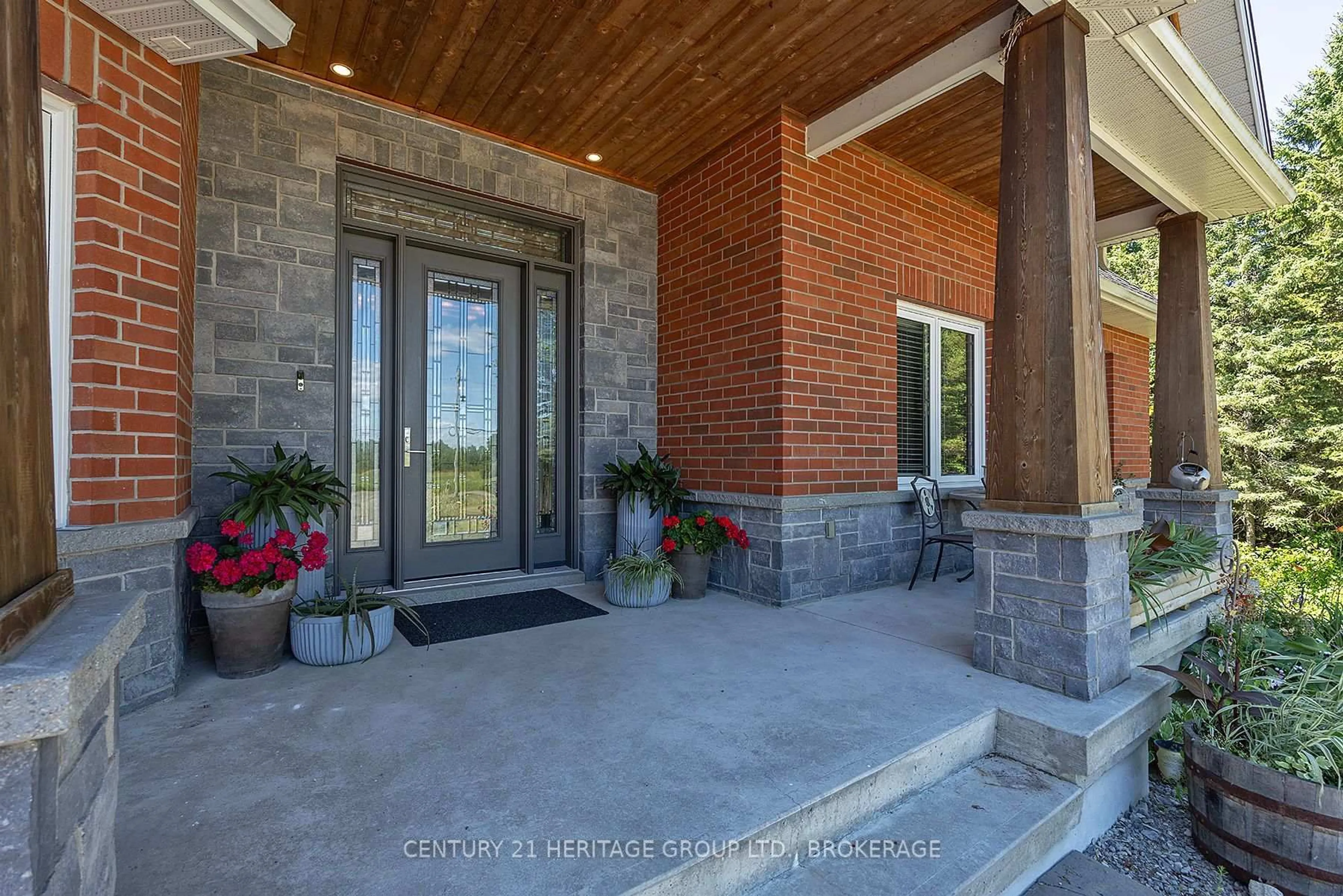 Indoor entryway for 3411 Creekford Rd, Kingston Ontario K7P 2Z7