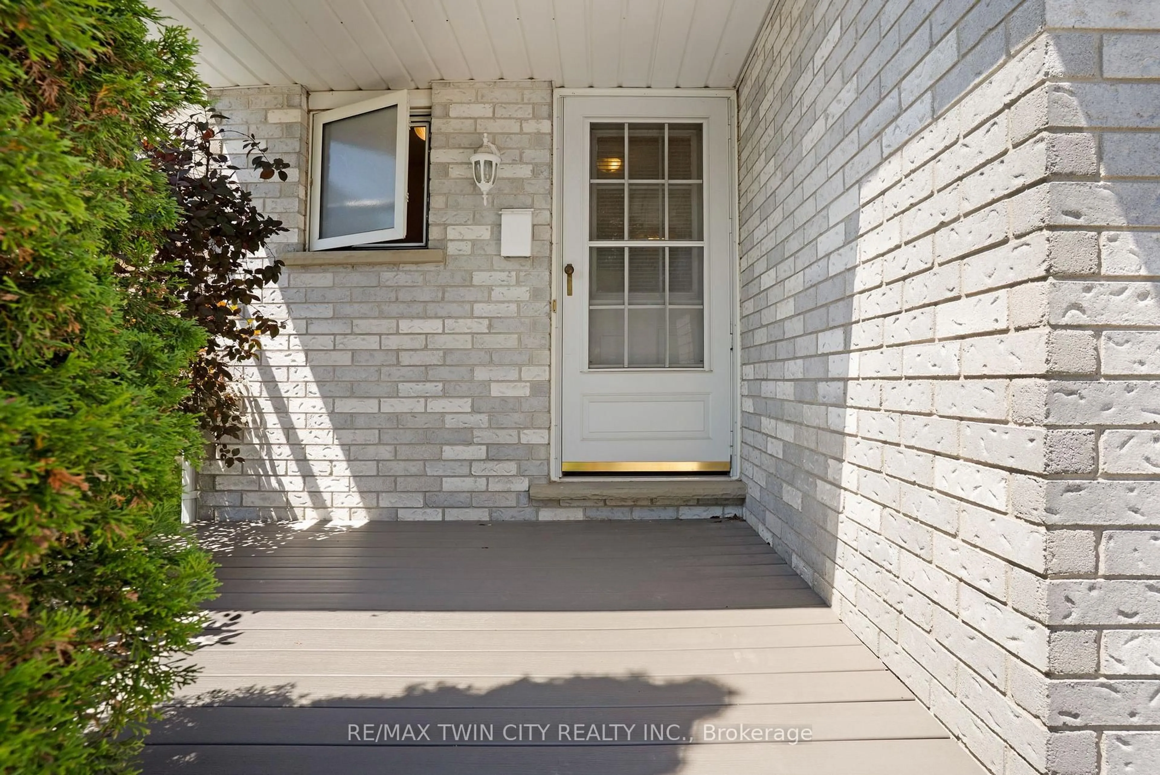 Unknown for 471 Exmoor St, Waterloo Ontario N2K 3T7