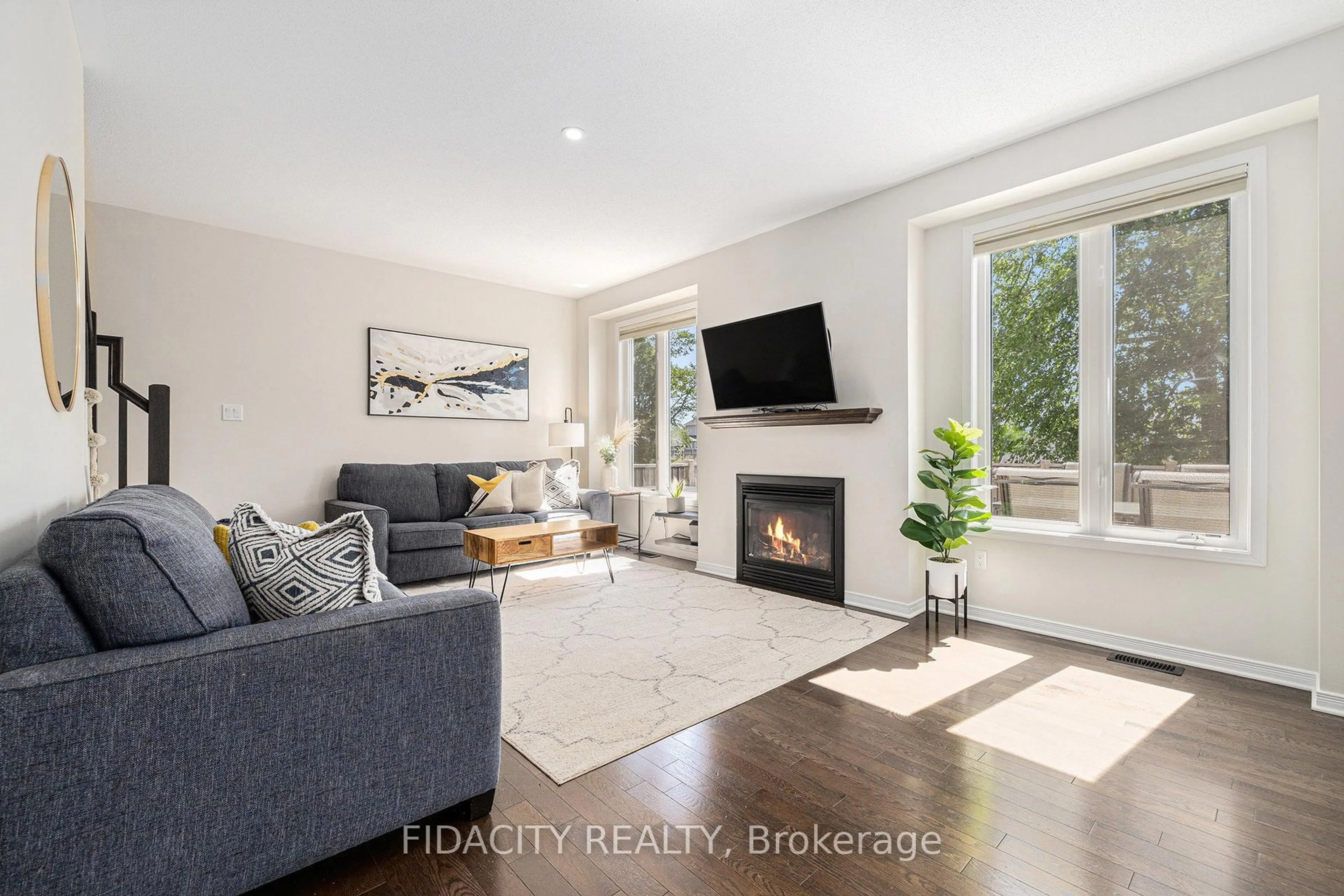 Living room with furniture, unknown for 72 White Tail Dr, Almonte Ontario K0A 1A0