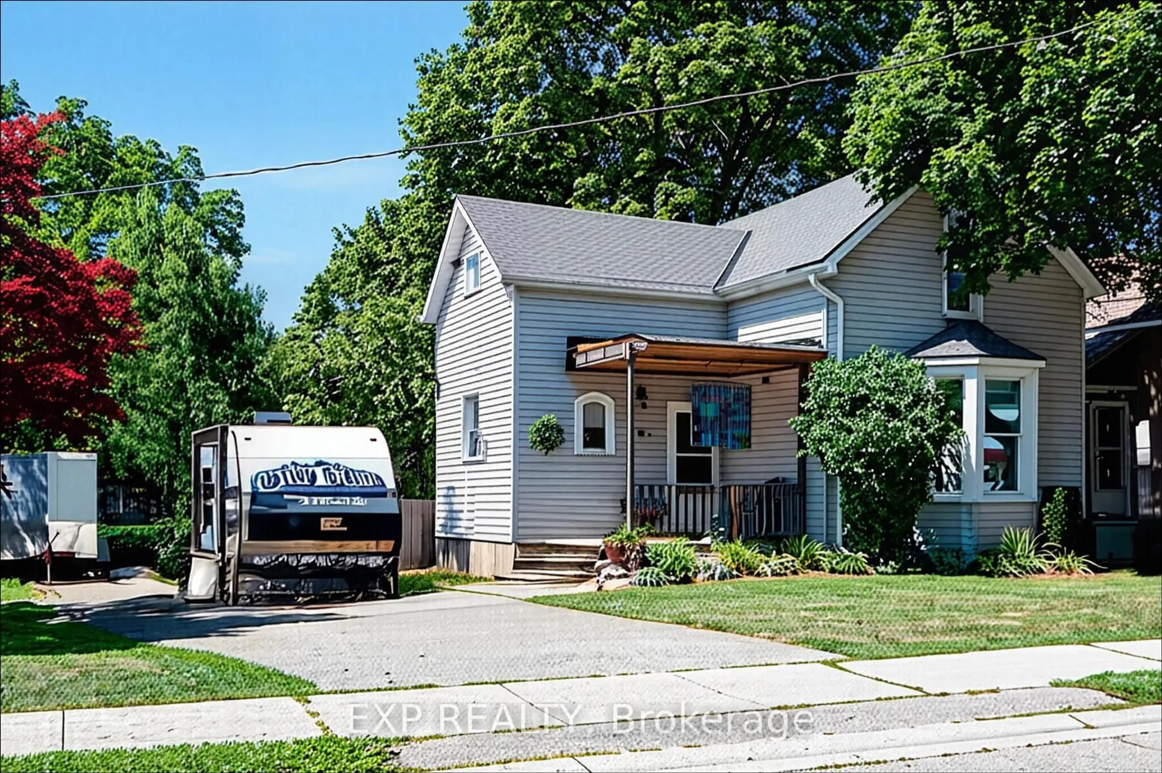 Unknown for 268 Hall St, Ingersoll Ontario N5C 1V7