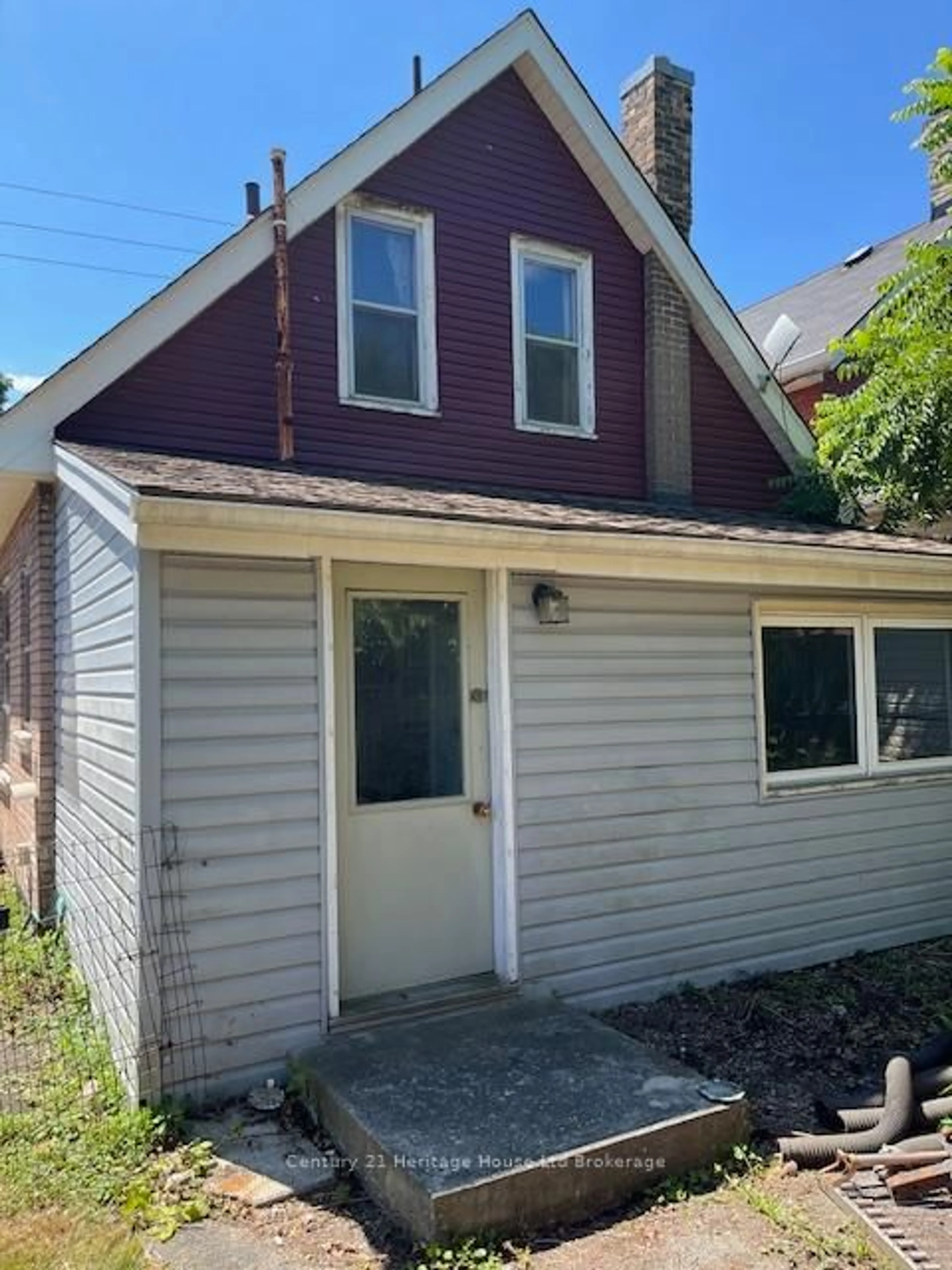 Home with vinyl exterior material, street for 232 Grey St, Brantford Ontario N3S 4W7