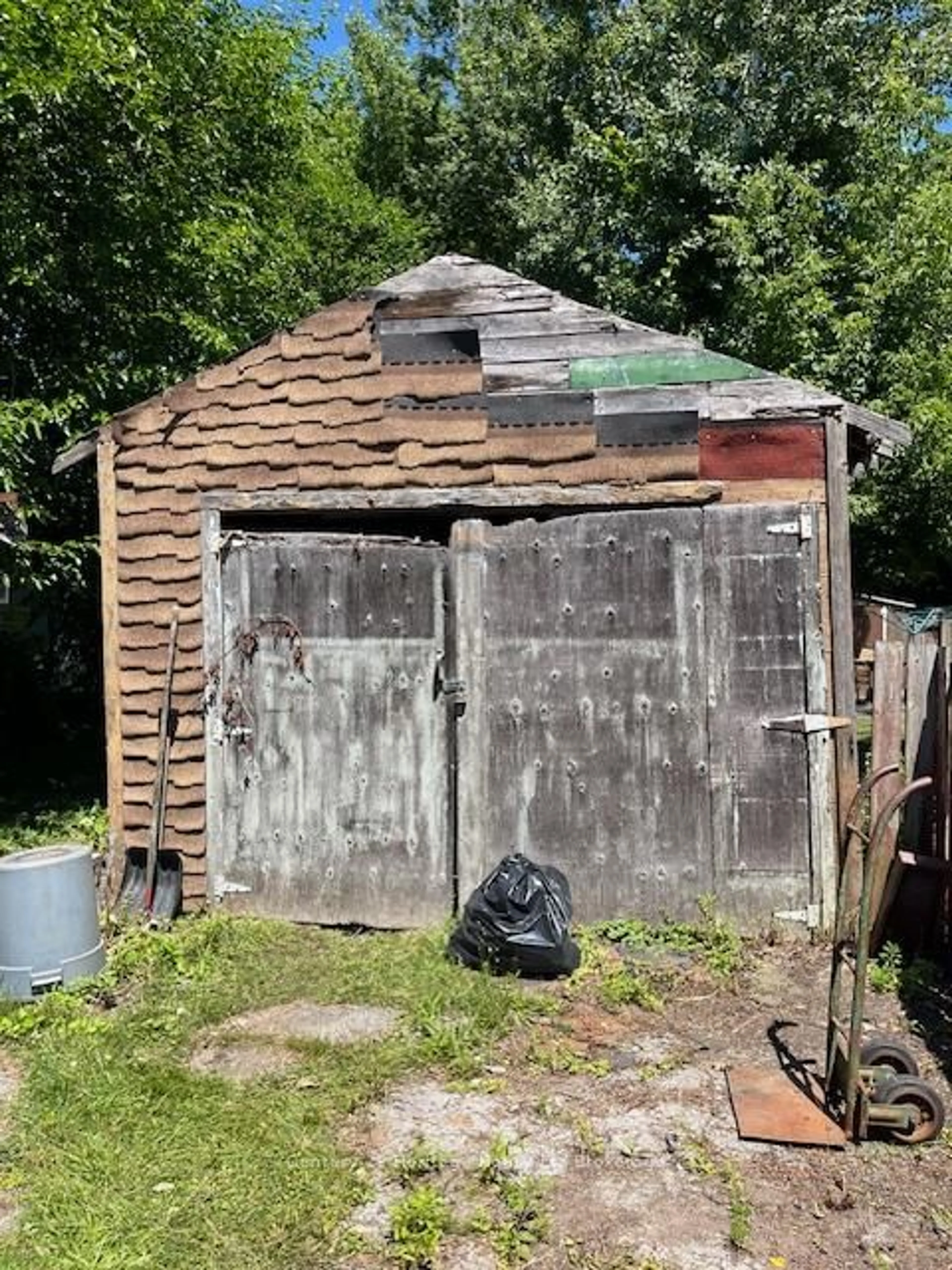 Shed for 232 Grey St, Brantford Ontario N3S 4W7
