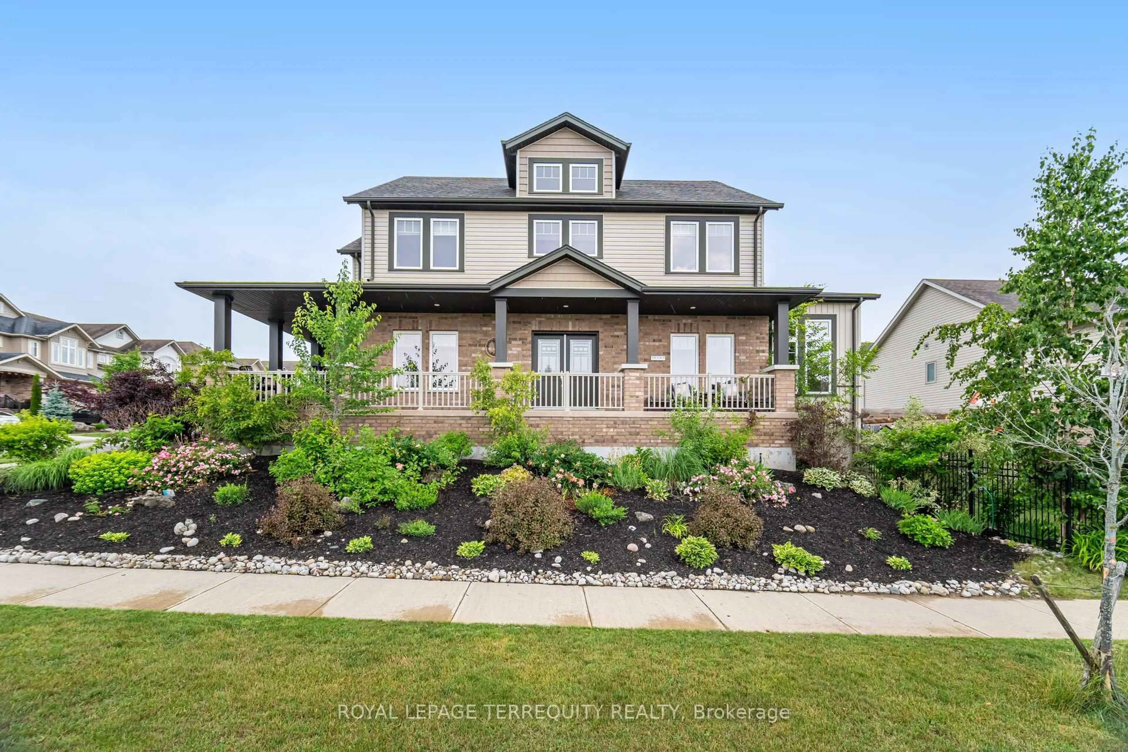 Home with brick exterior material, unknown for 387 Gravel Ridge Tr, Kitchener Ontario N2E 0B9