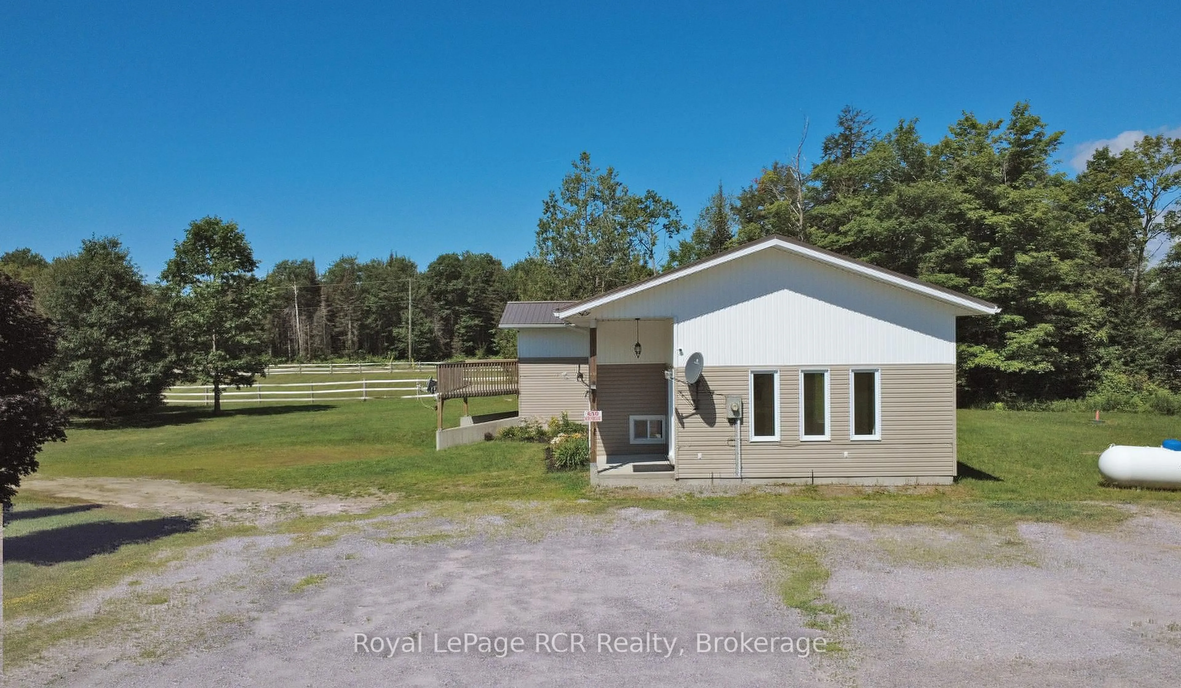 A pic from outside/outdoor area/front of a property/back of a property/a pic from drone, building for 650 Northmount Rd, North Bay Ontario P1B 8G2