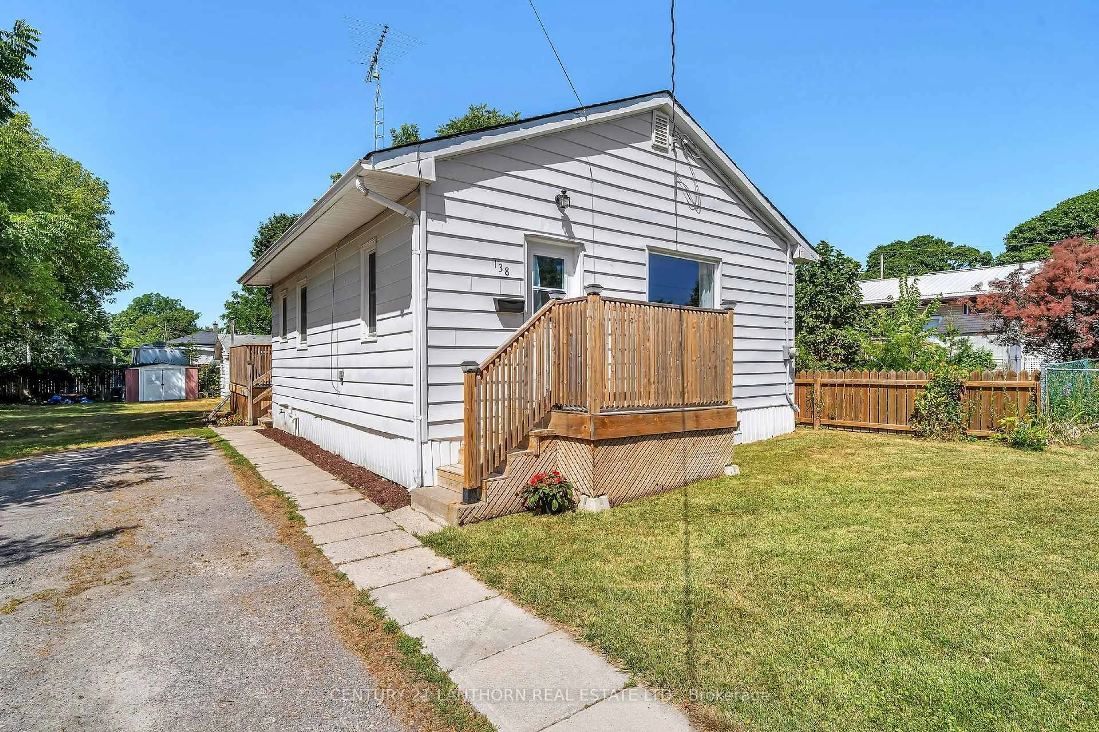 Shed for 138 Stanley St, Belleville Ontario K8N 4A2