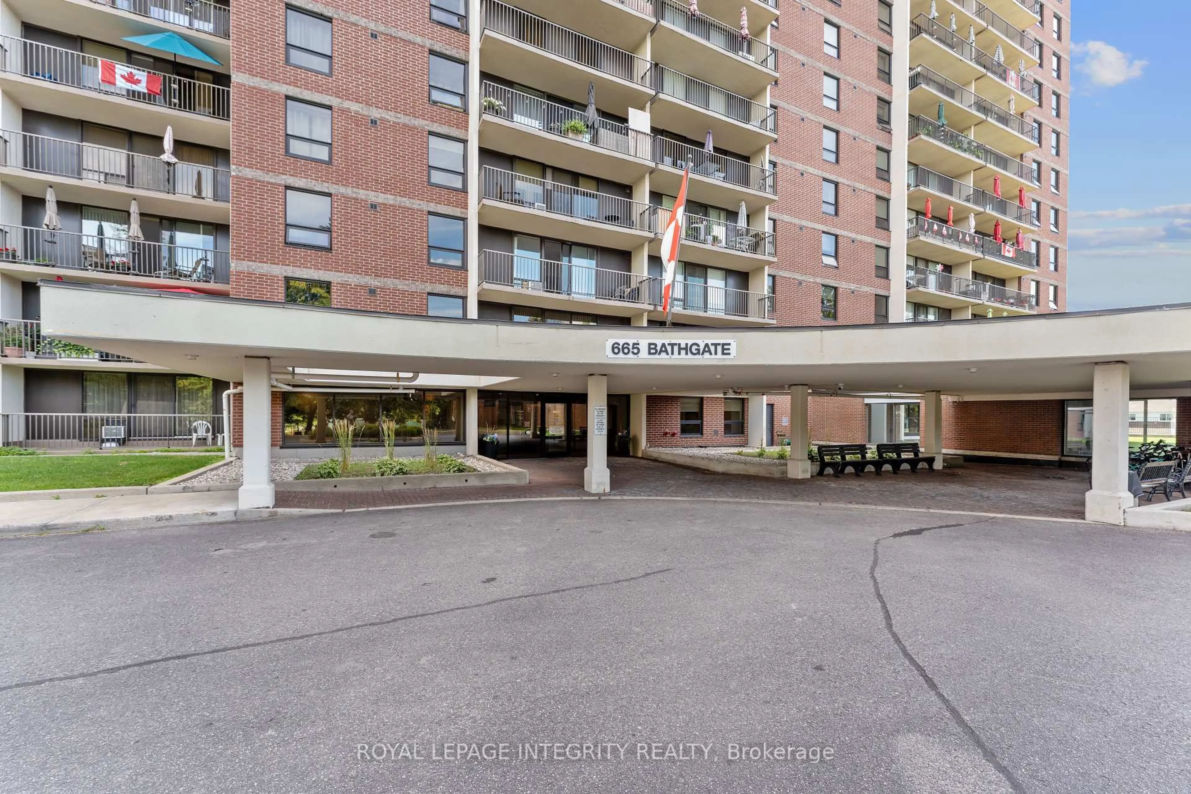 Unknown for 665 Bathgate Dr #303, Ottawa Ontario K1K 3Y4