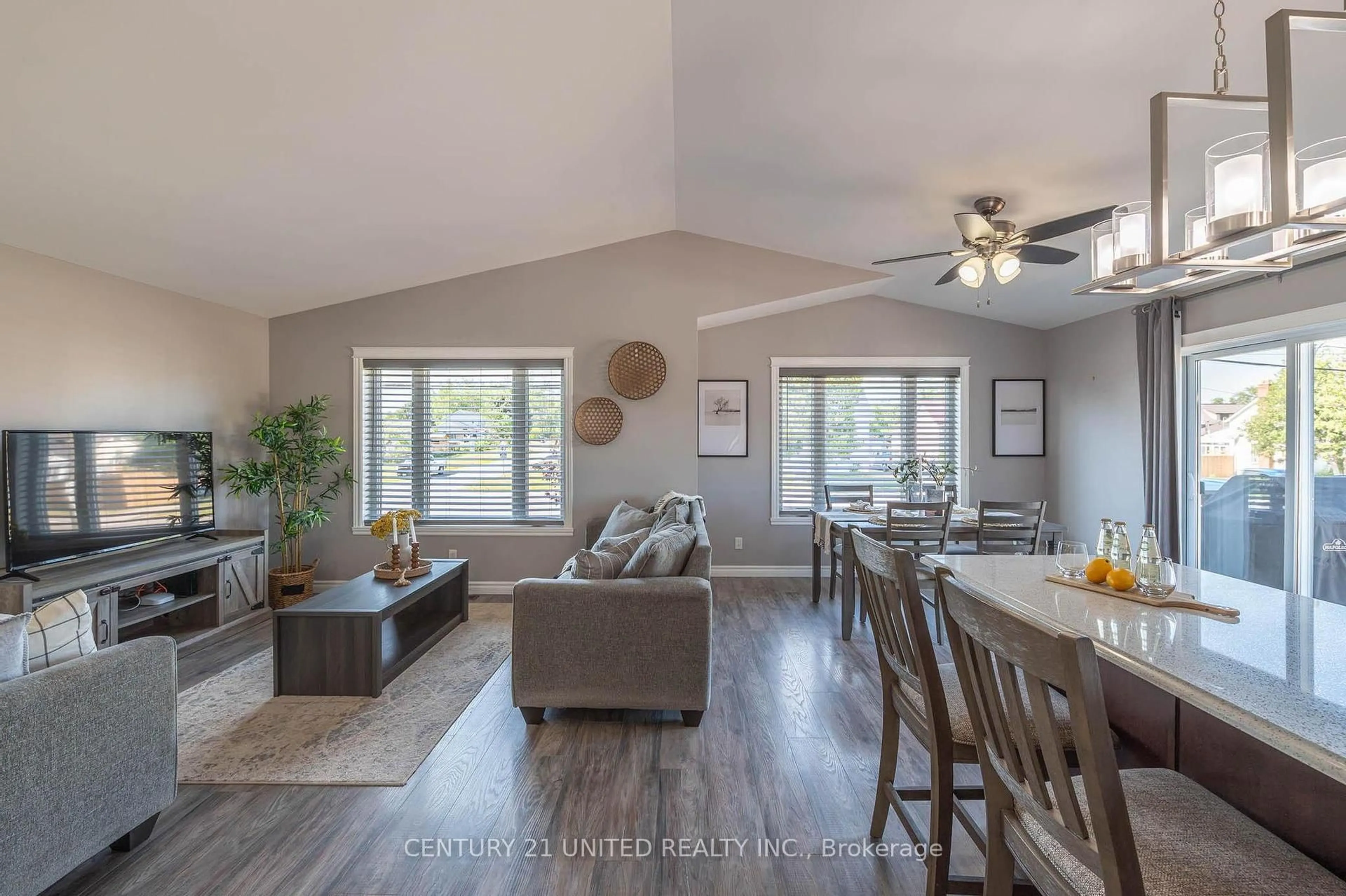 Living room with furniture, wood/laminate floor for 102 King St, Kawartha Lakes Ontario K0L 2W0