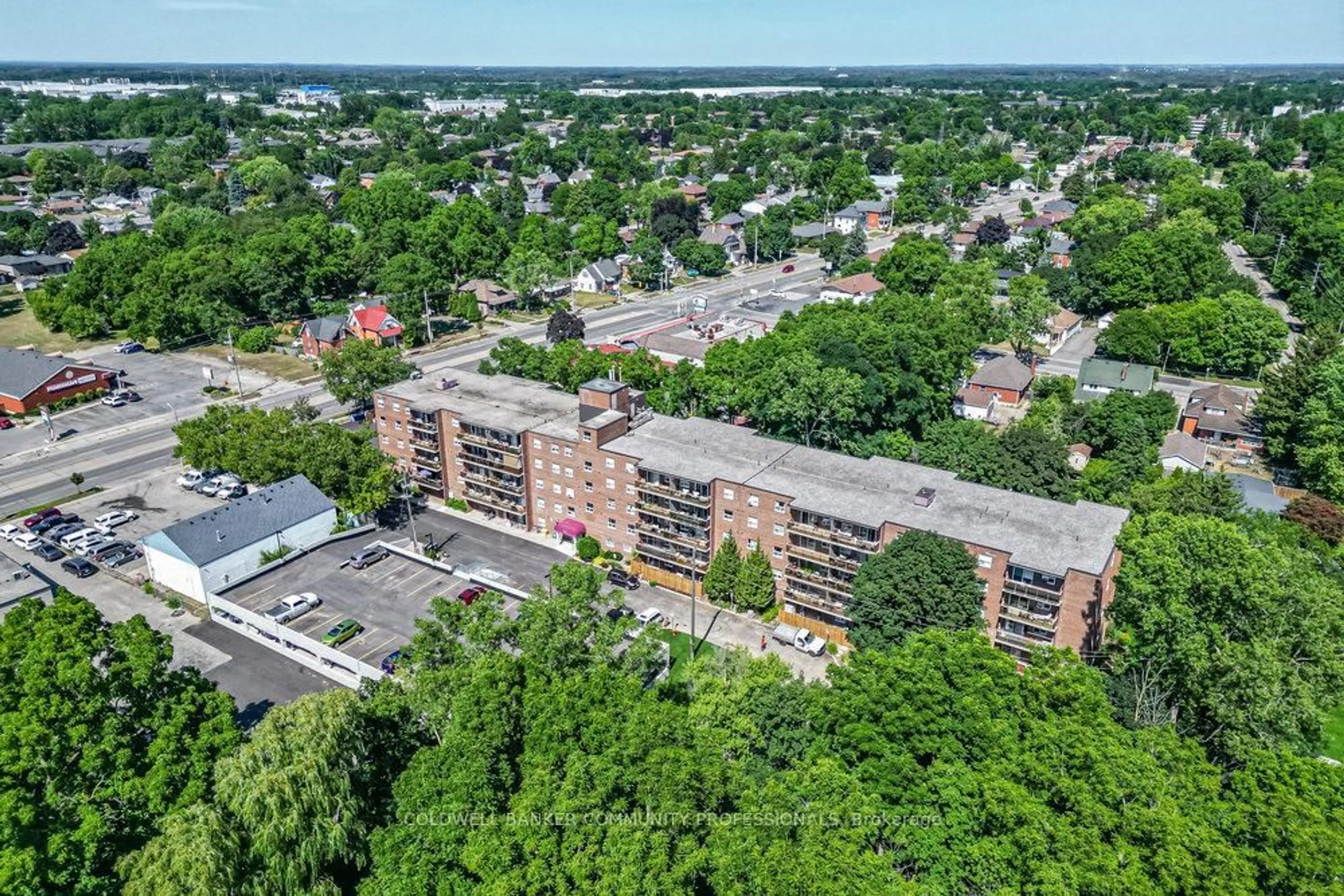 A pic from outside/outdoor area/front of a property/back of a property/a pic from drone, city buildings view from balcony for 793 Colborne St #107, Brant Ontario N3S 7J3
