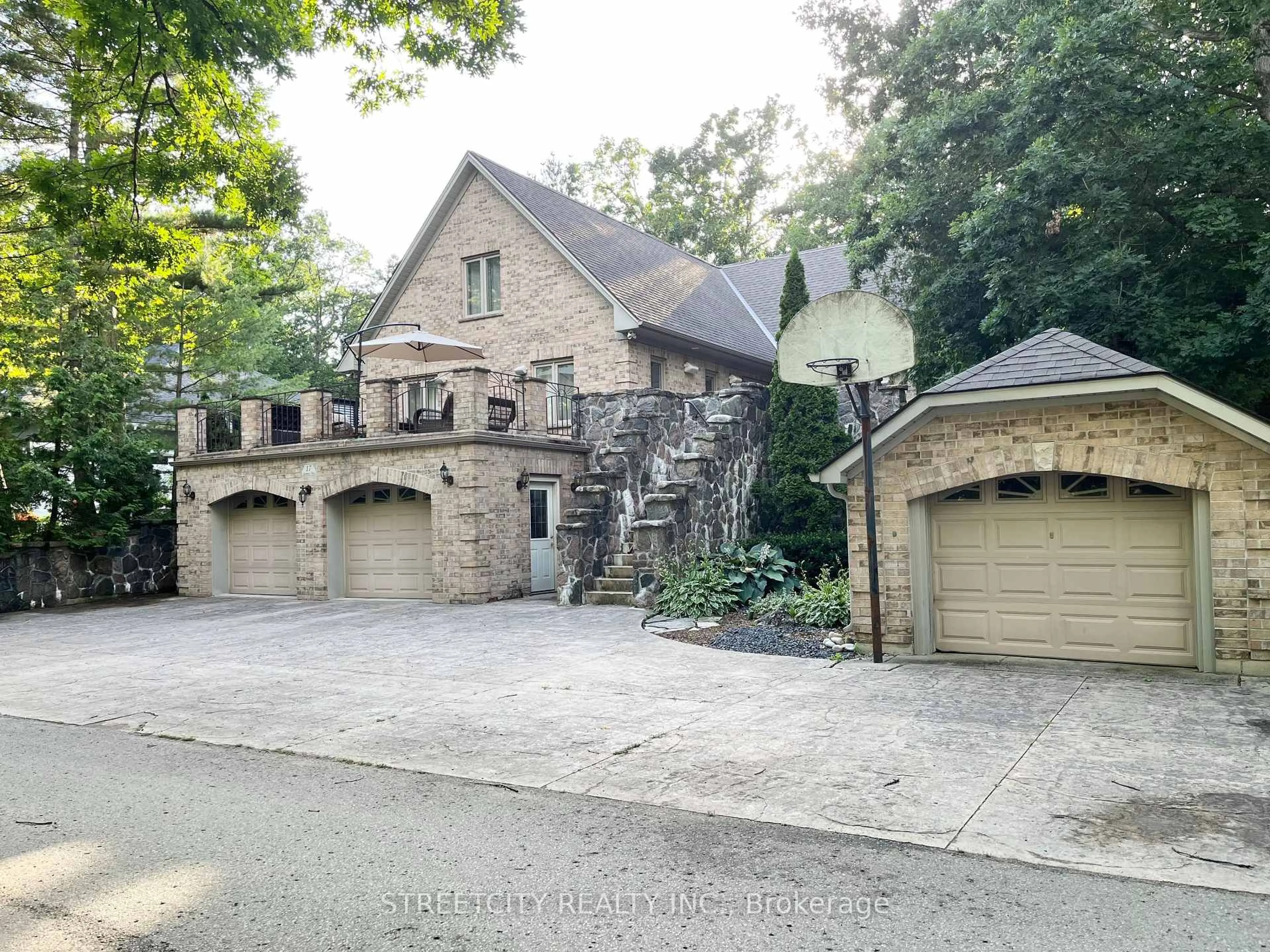 A pic from outside/outdoor area/front of a property/back of a property/a pic from drone, street for 17 Summit Ave, South Huron Ontario N0M 1T0