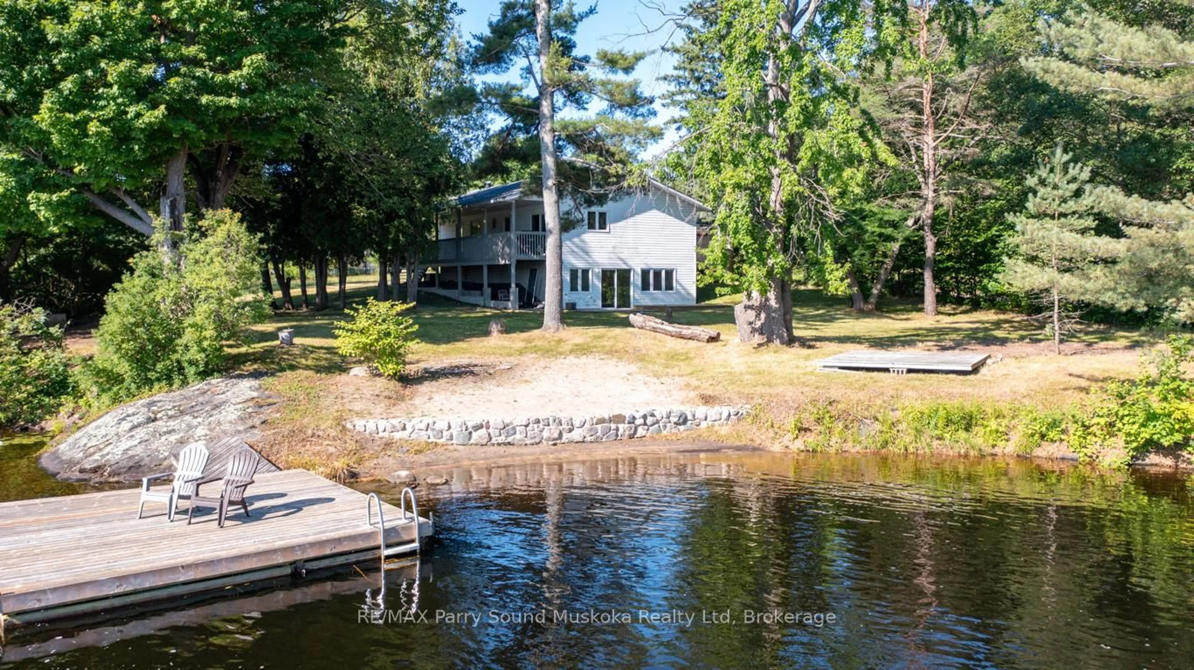 A pic from outside/outdoor area/front of a property/back of a property/a pic from drone, water/lake/river/ocean view for 149 William St, Parry Sound Ontario P2A 1W3