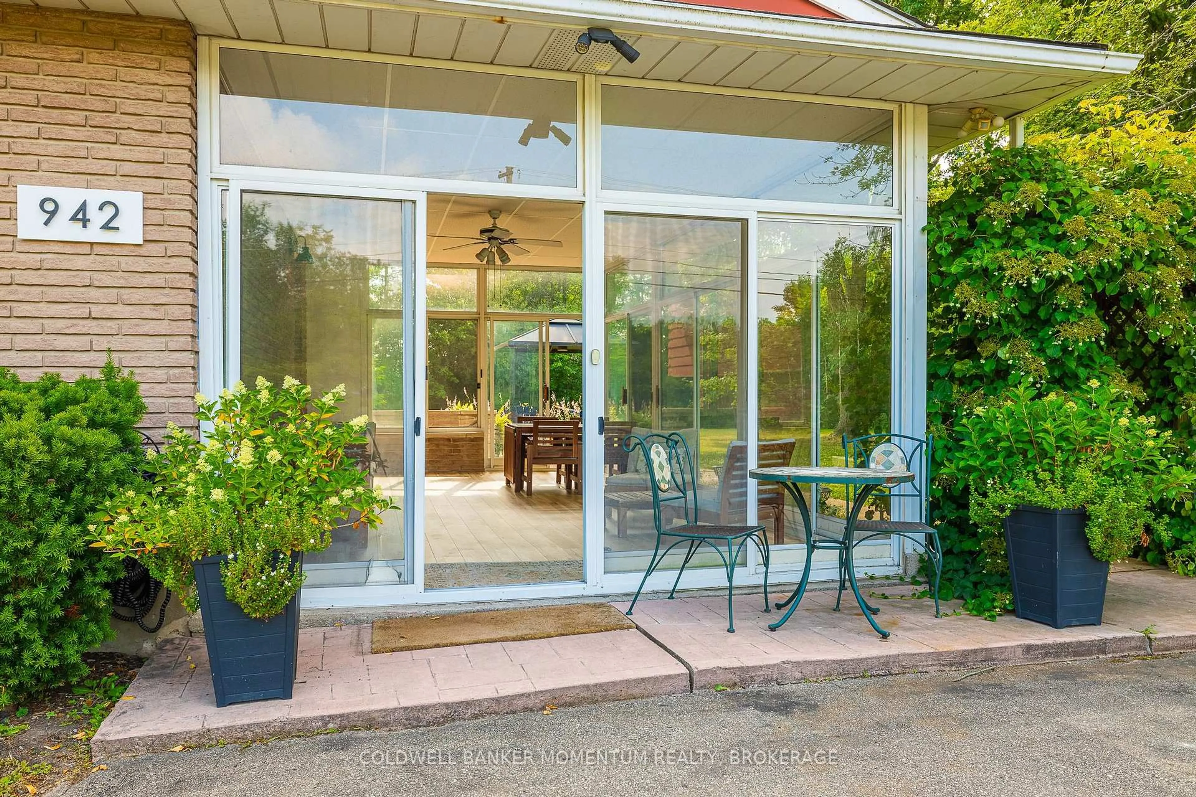 Patio, unknown for 942 Cauthard Rd, Fort Erie Ontario L0S 1N0