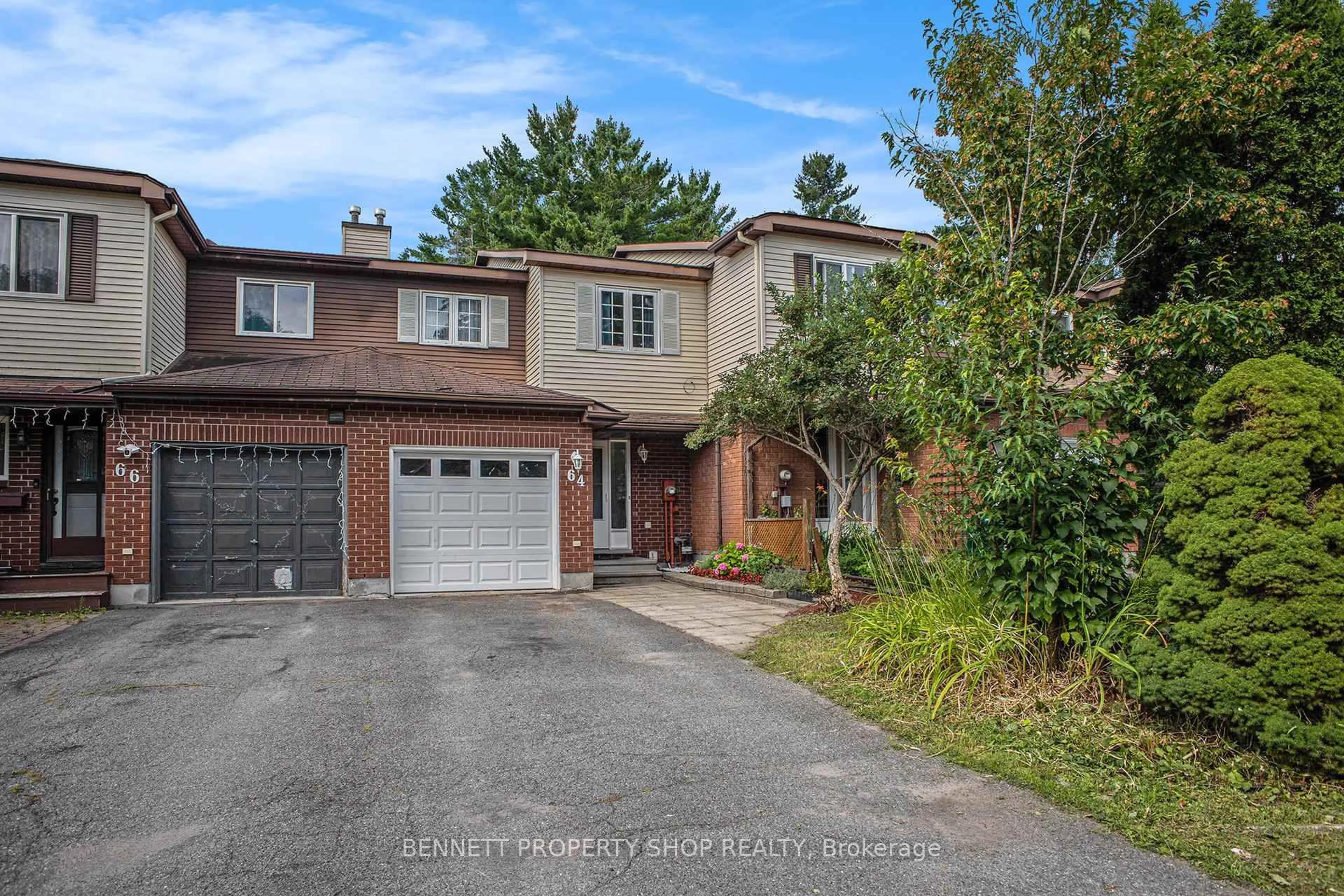 A pic from outside/outdoor area/front of a property/back of a property/a pic from drone, street for 64 Shearer Cres, Ottawa Ontario K2L 3N2
