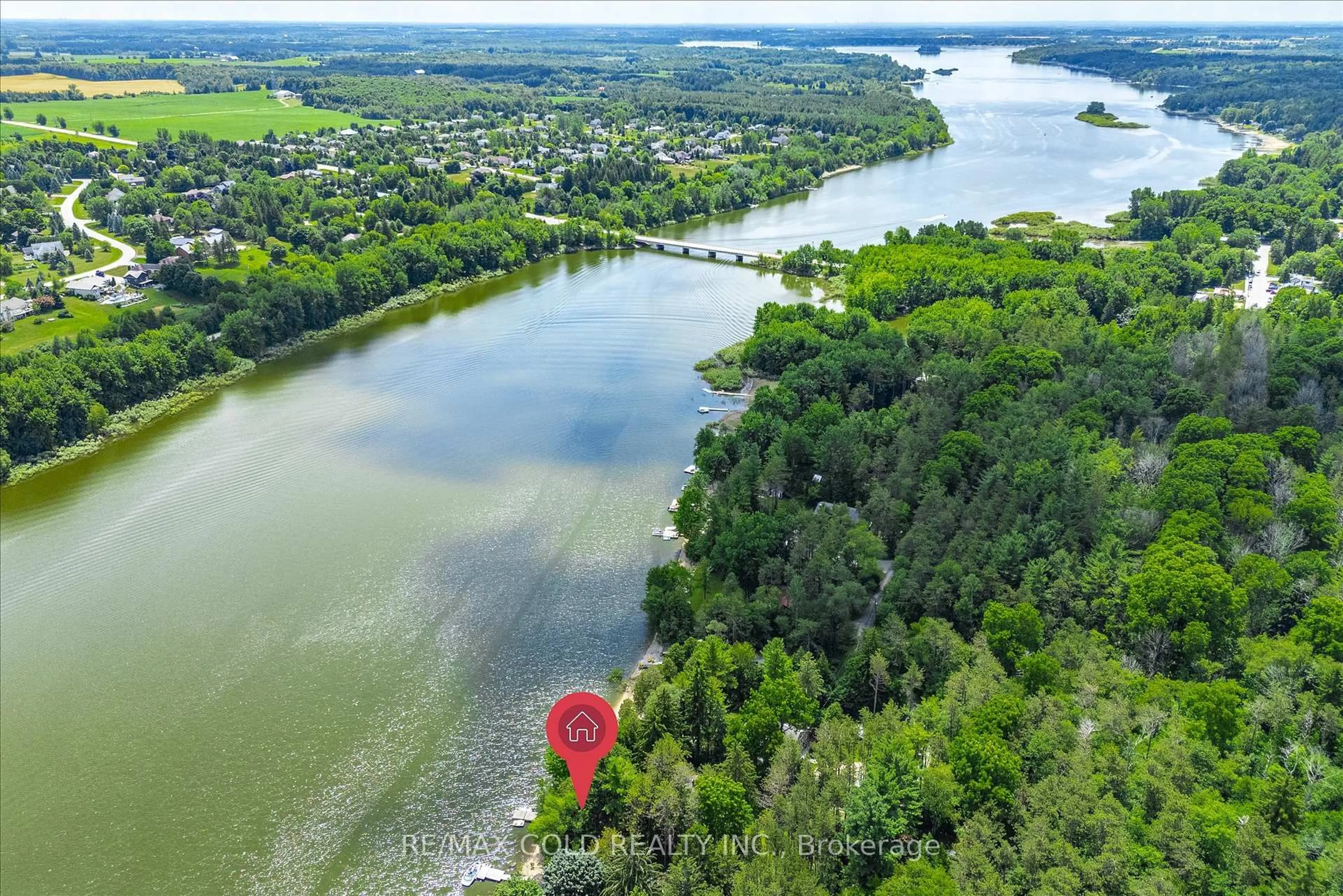 A pic from outside/outdoor area/front of a property/back of a property/a pic from drone, water/lake/river/ocean view for 1015 Tenth St, Centre Wellington Ontario N0B 1J0