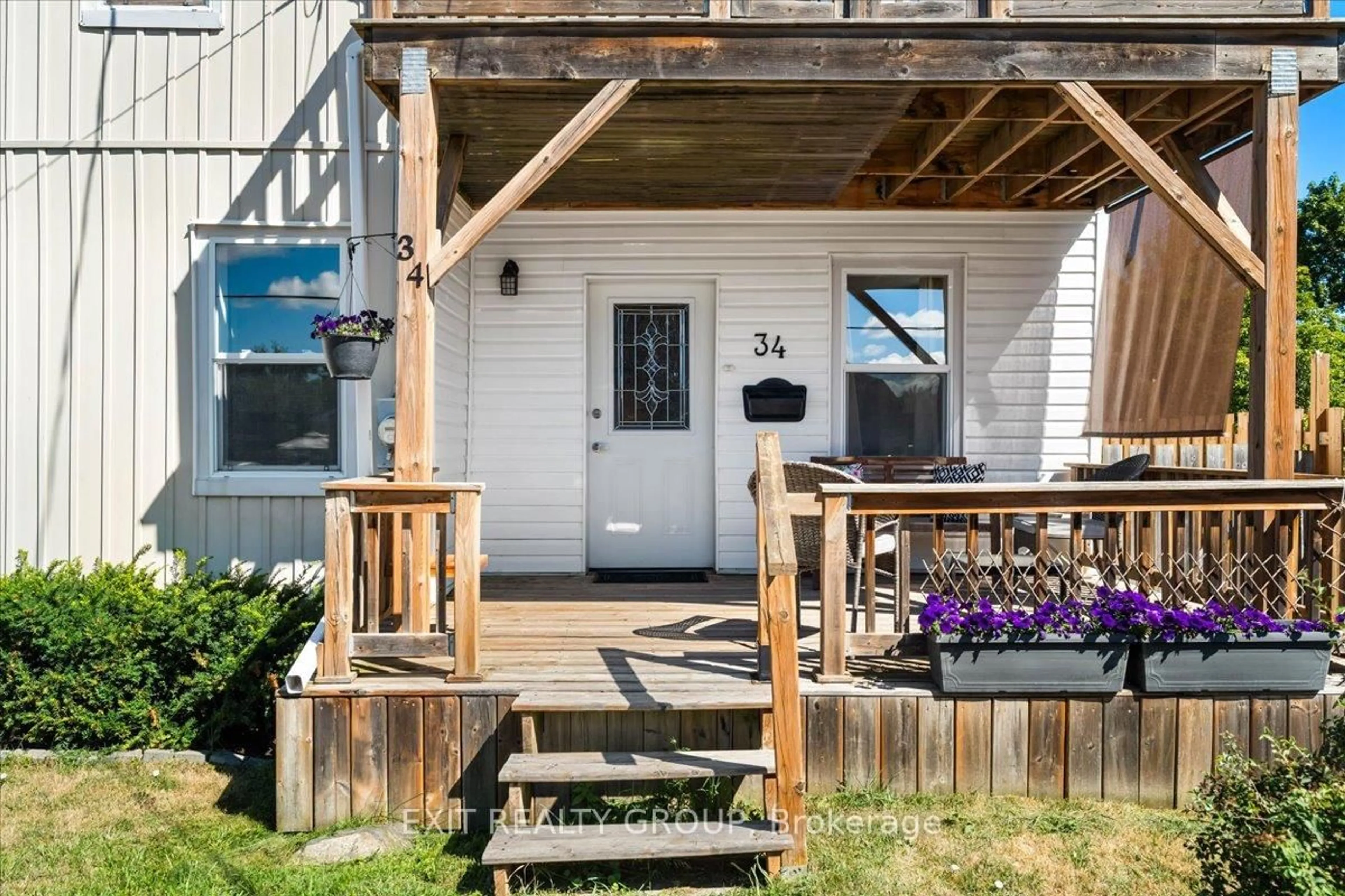 Patio, street for 34 Alfred St, Quinte West Ontario K8V 2B1