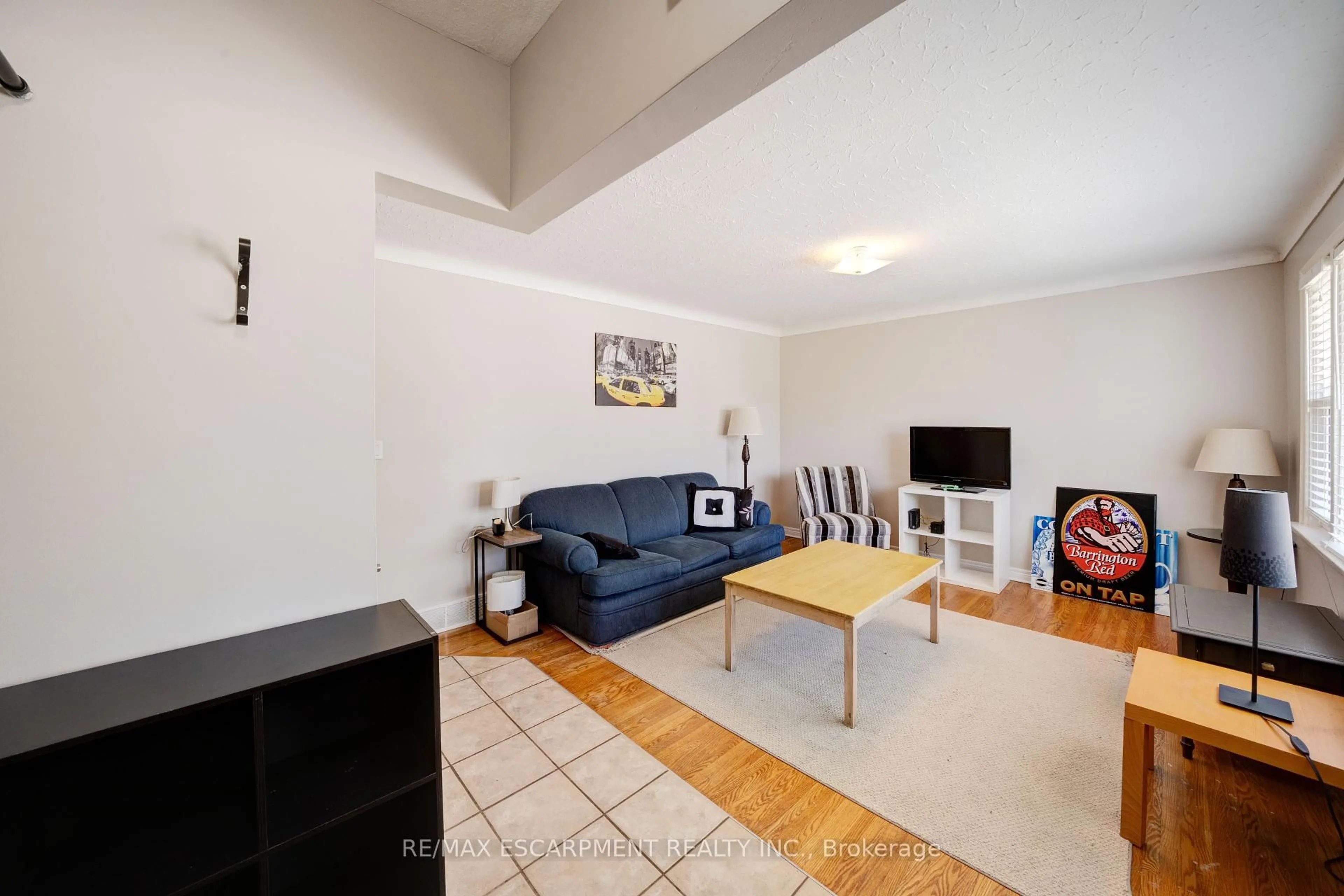 Living room with furniture, unknown for 84 Jacobson Ave, St. Catharines Ontario L2T 3A3