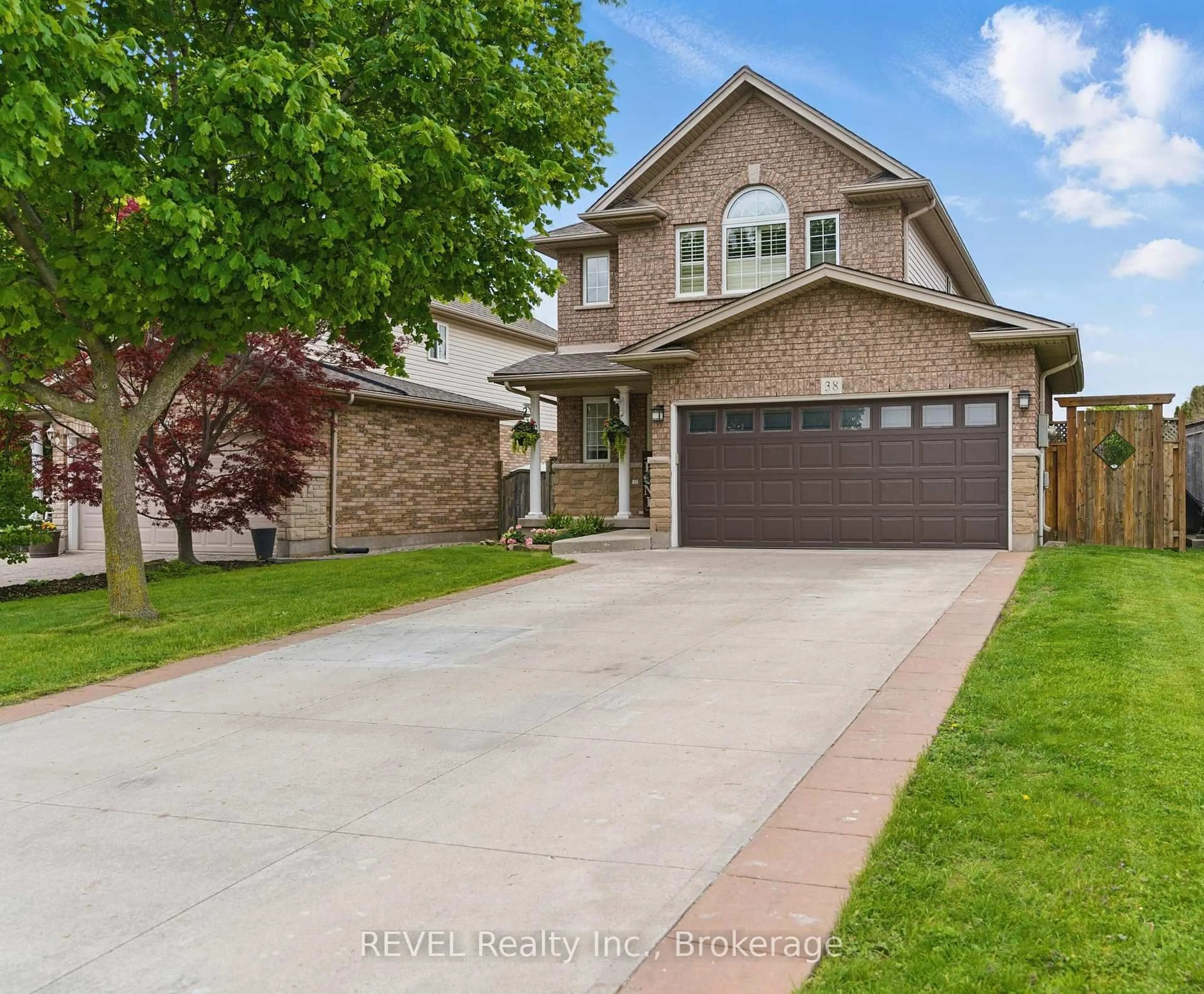 Home with brick exterior material, street for 38 Udell Way, Grimsby Ontario L3M 5L3