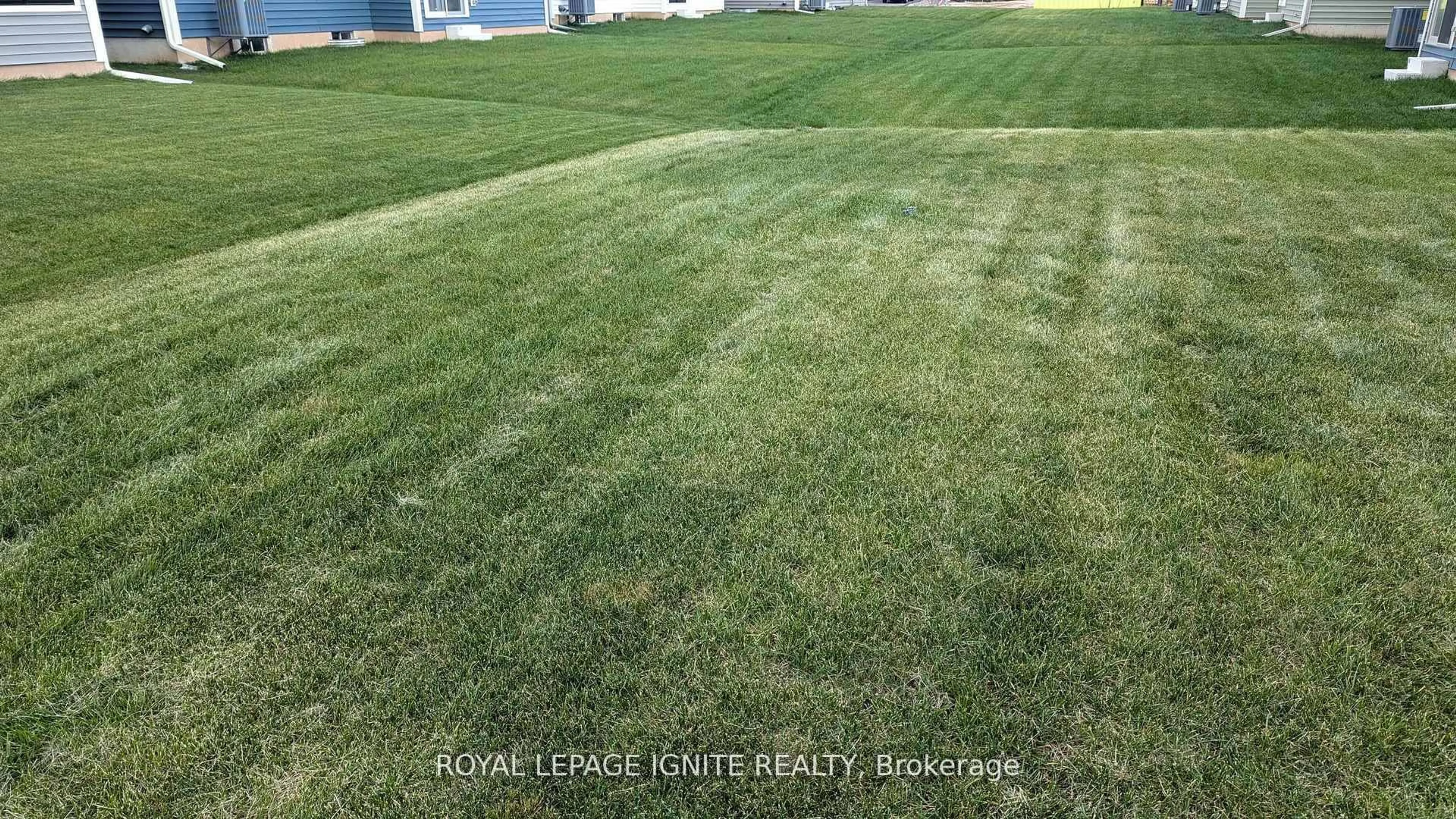 A pic from outside/outdoor area/front of a property/back of a property/a pic from drone, street for 54 Beach Walk Cres, Fort Erie Ontario L0S 1N0
