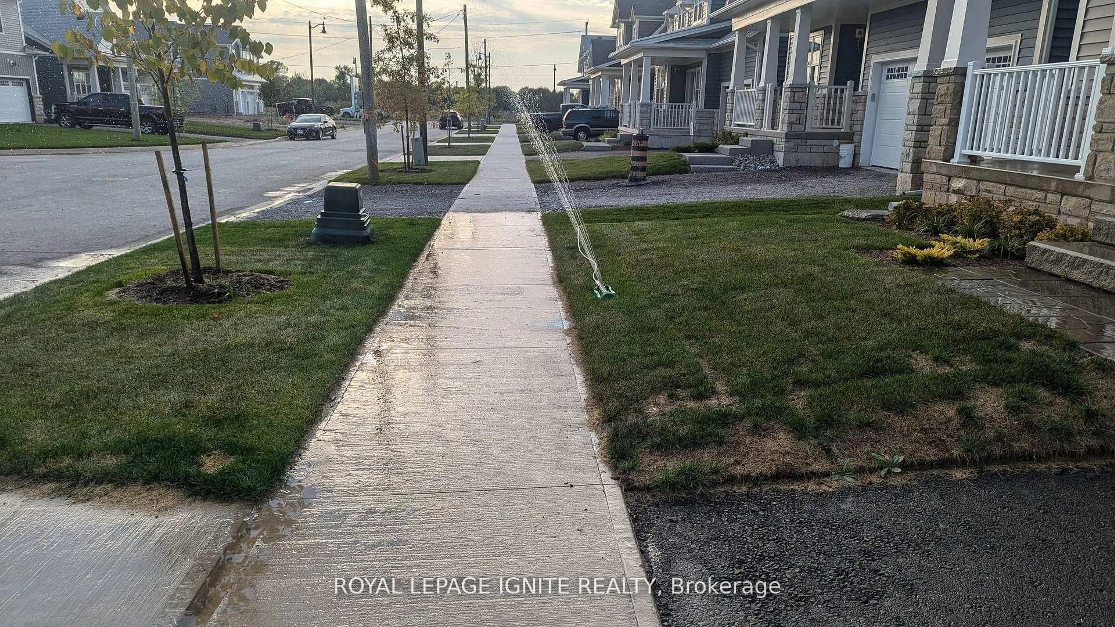 Patio, street for 54 Beach Walk Cres, Fort Erie Ontario L0S 1N0