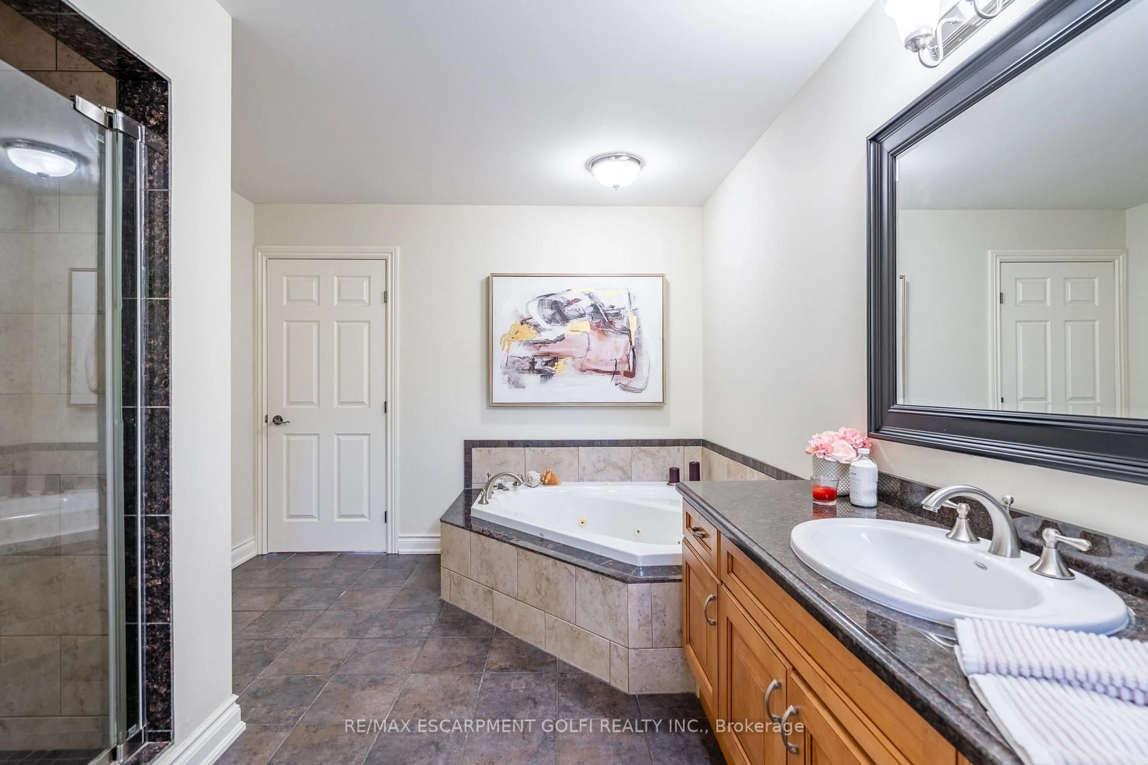 Contemporary bathroom, ceramic/tile floor for 2600 Maple St, Pelham Ontario L0S 1C0